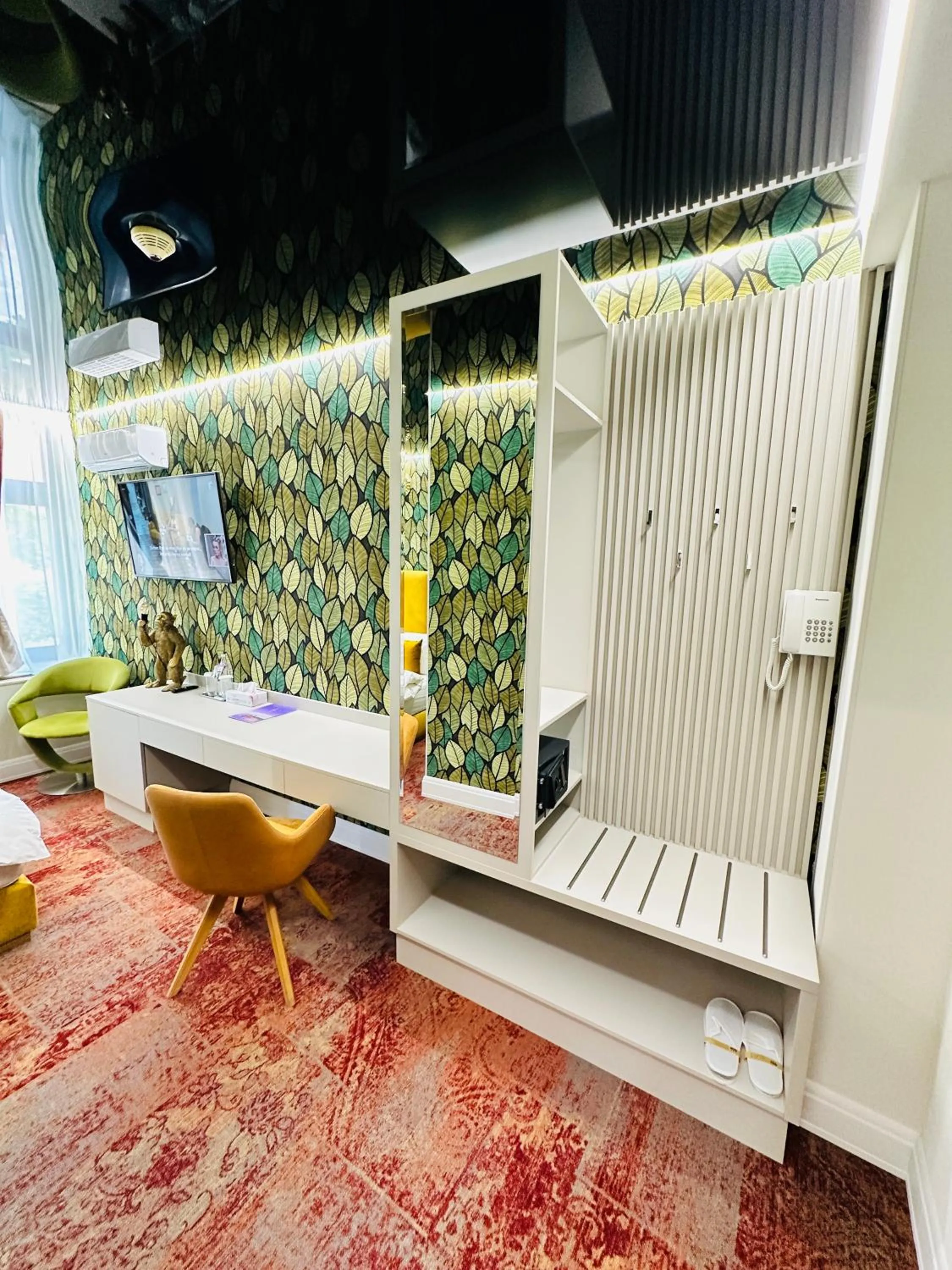 TV and multimedia in Villa & Restaurant Levoslav House