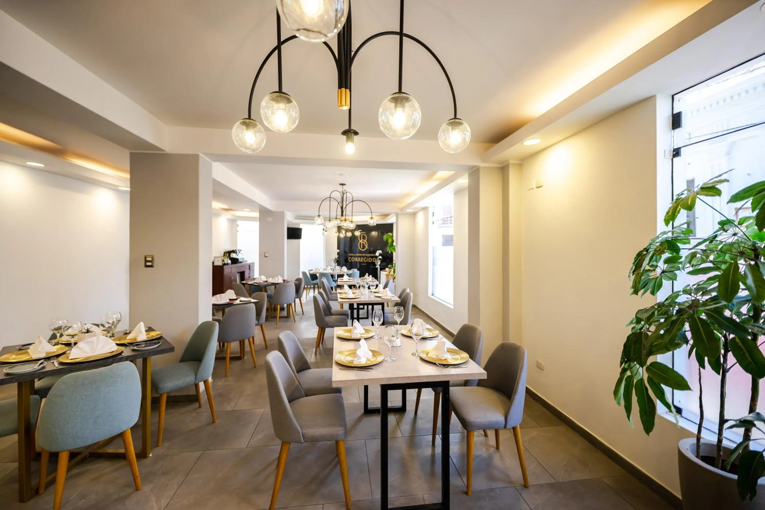 Restaurant/places to eat in Hotel Corregidor by Cassana