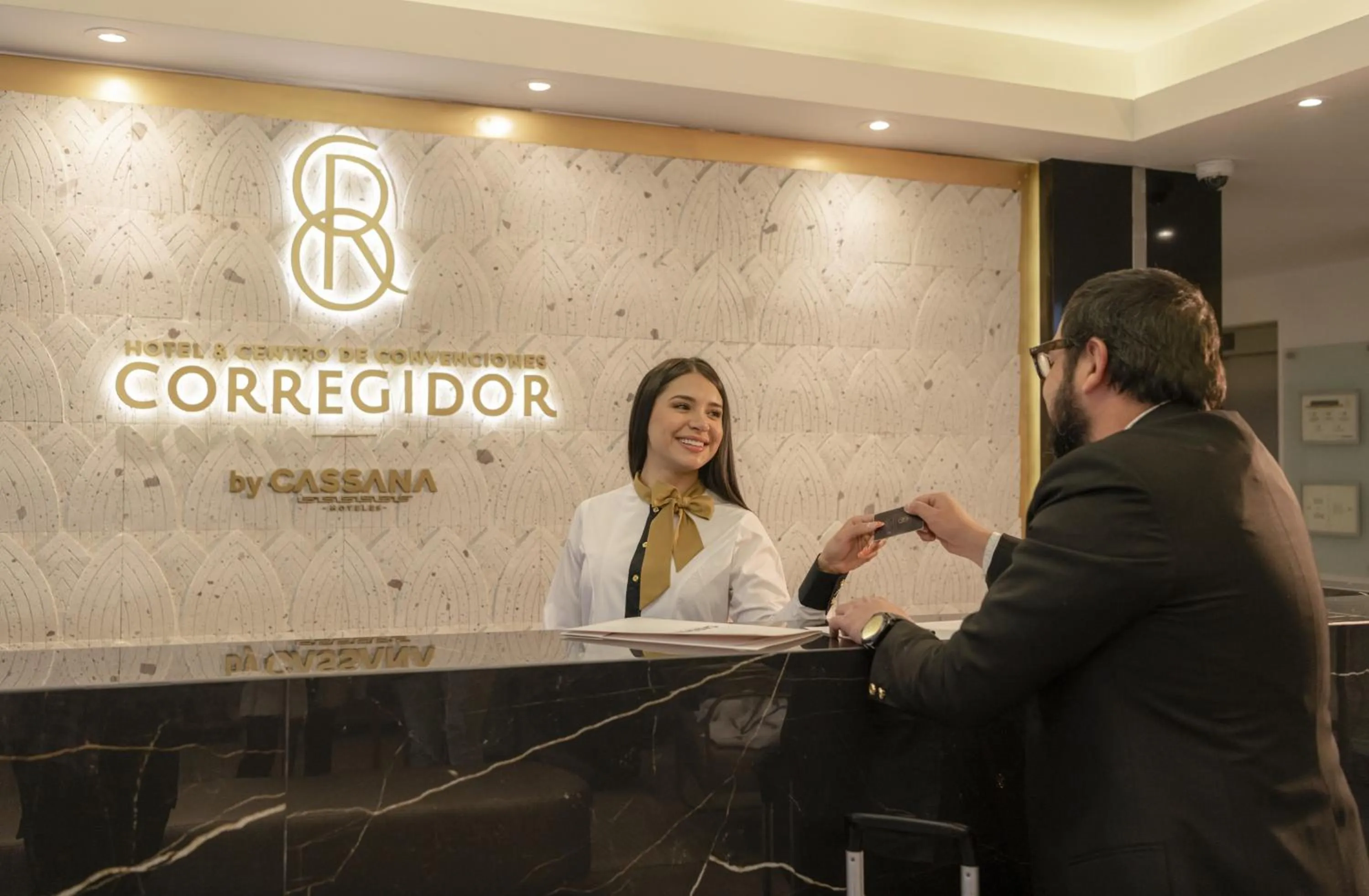 People in Hotel Corregidor by Cassana