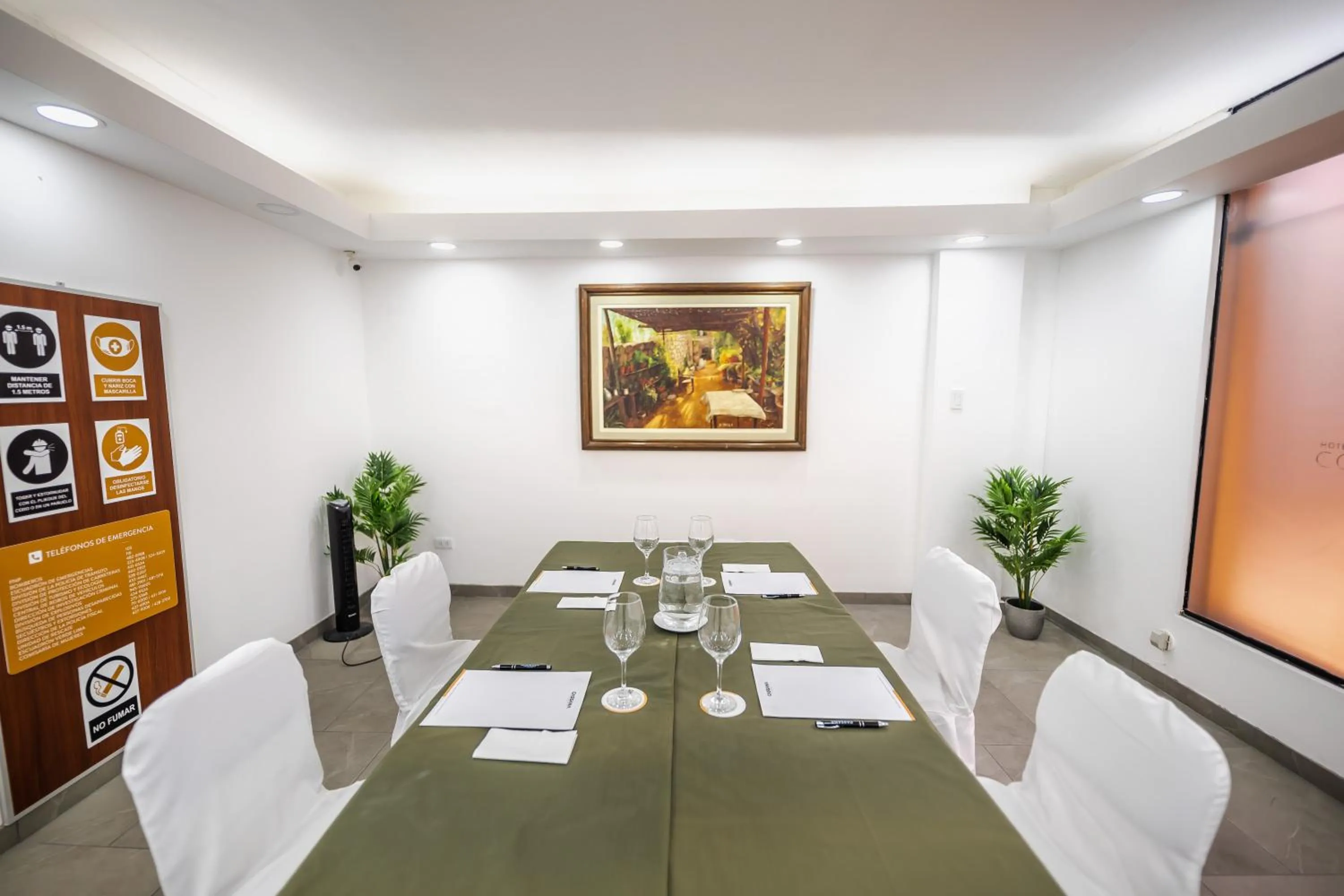 Living room in Hotel Corregidor by Cassana