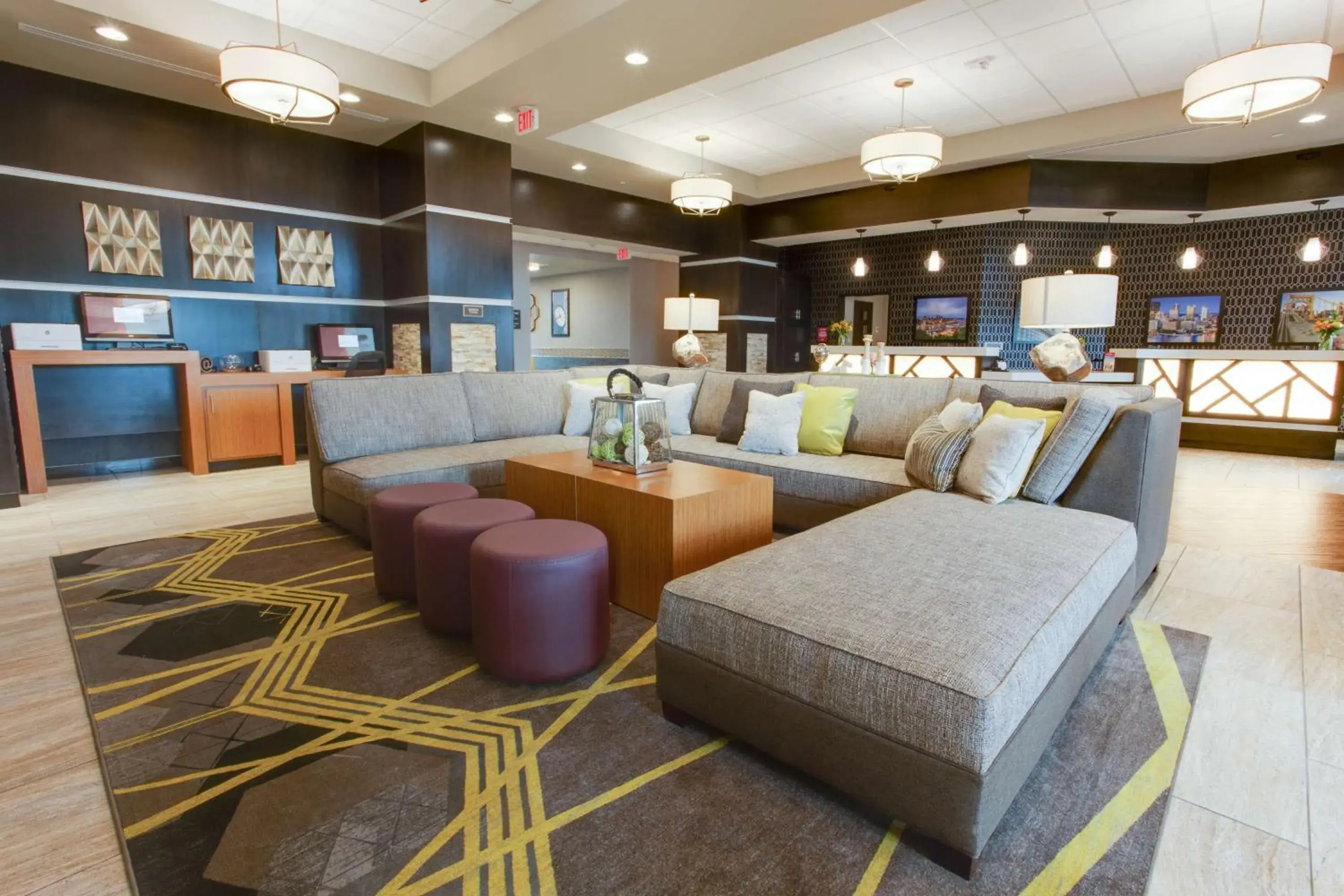 Lobby or reception in Drury Inn & Suites Pittsburgh Airport Settlers Ridge Lobby or reception in Drury Inn & Suites Pittsburgh Airport Settlers Ridge