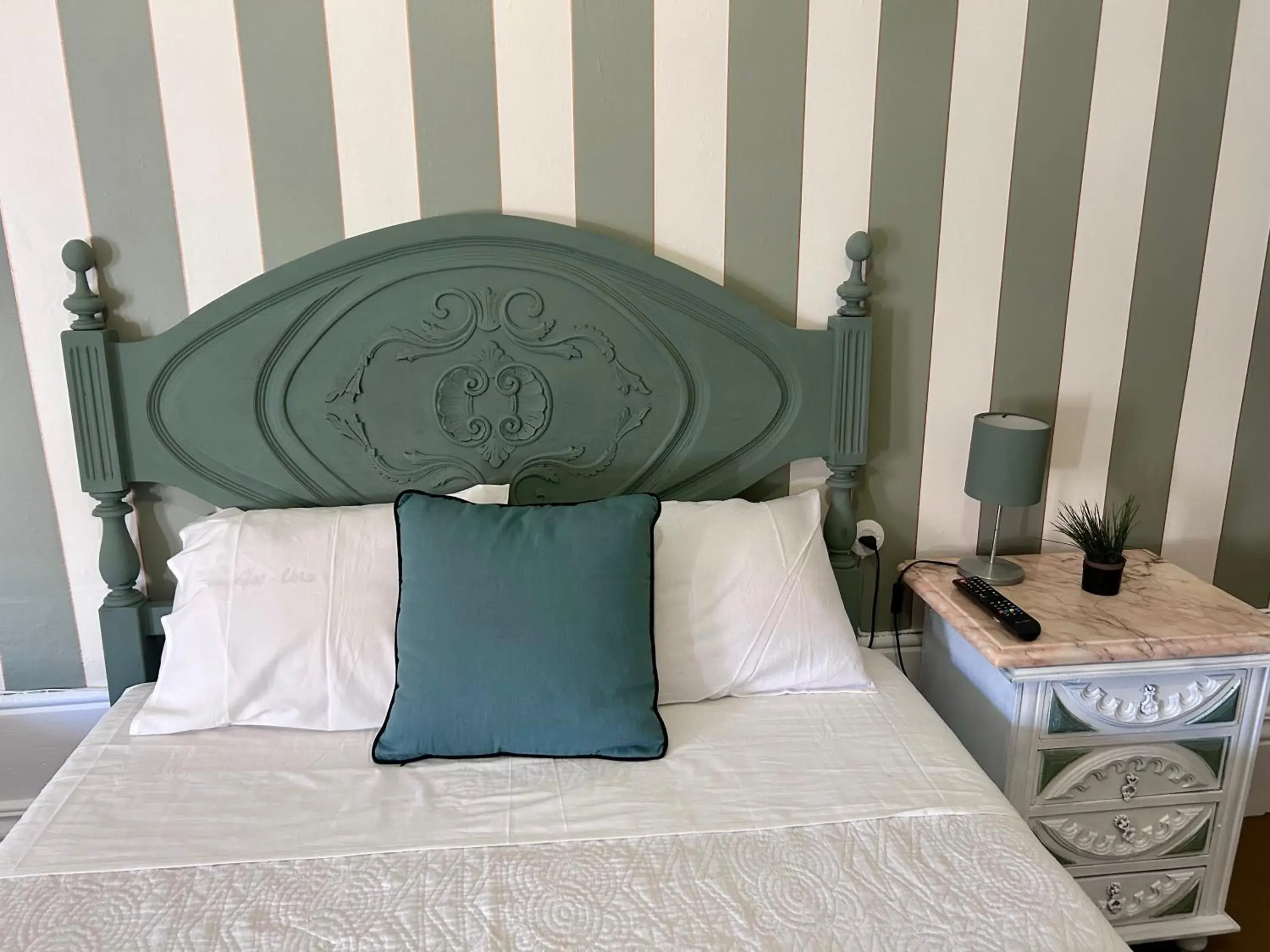Triple Room with Shared Bathroom in Monte Sinai Guest House Triple Room with Shared Bathroom in Monte Sinai Guest House