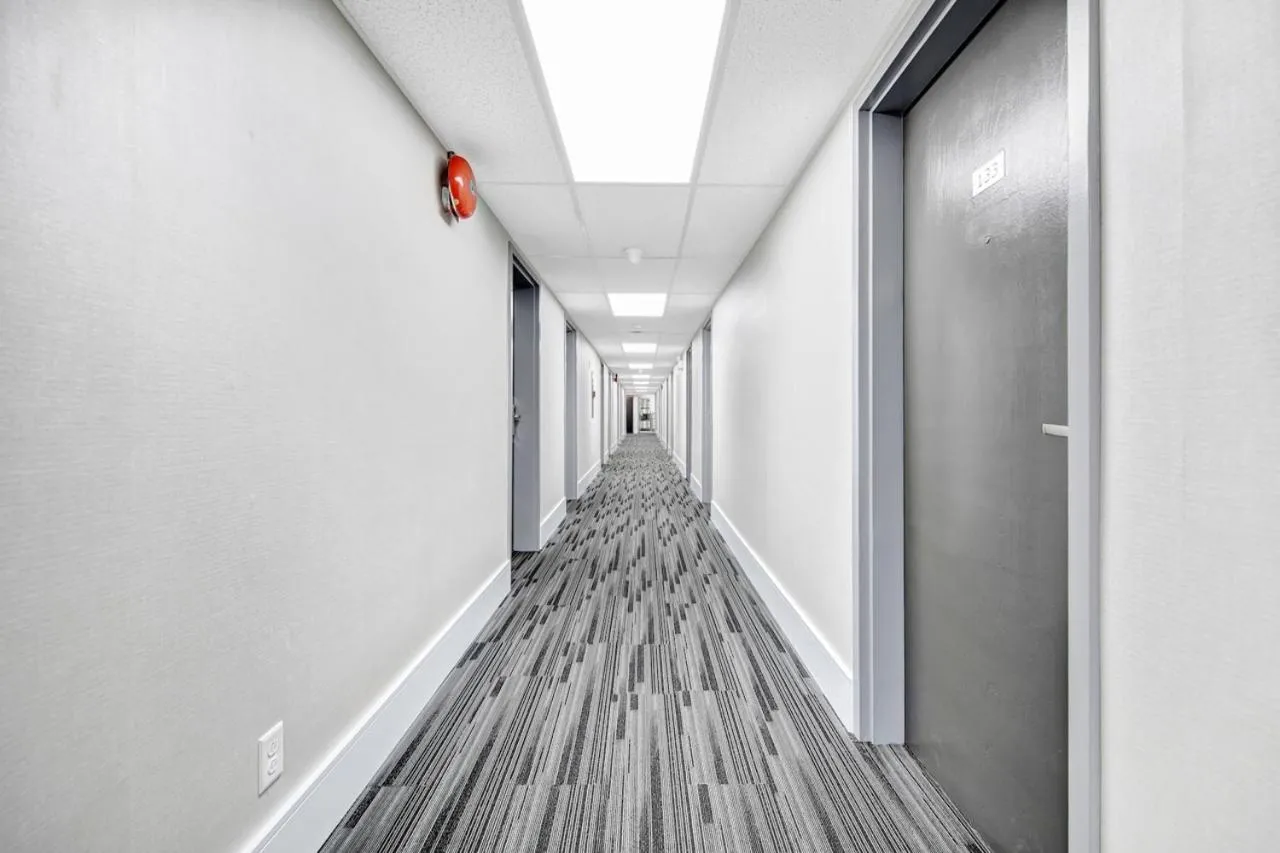 Property building in Deluxe Inn