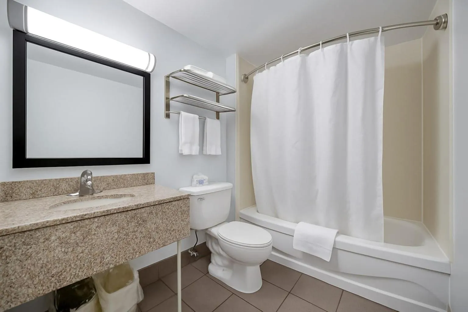 Bathroom in Deluxe Inn