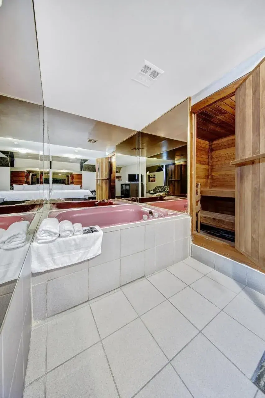 Deluxe Inn Deluxe Inn