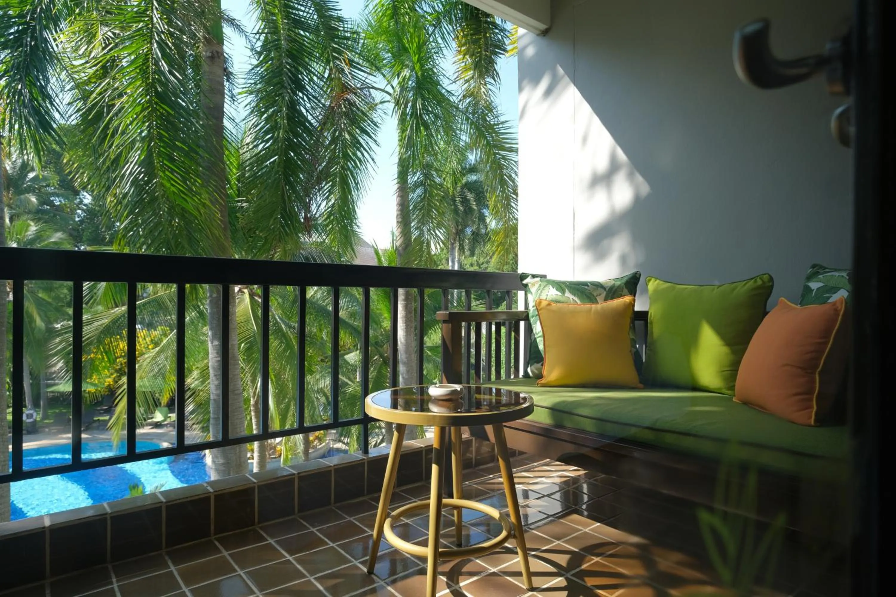 Pool view in Siam Bayshore Resort Pattaya