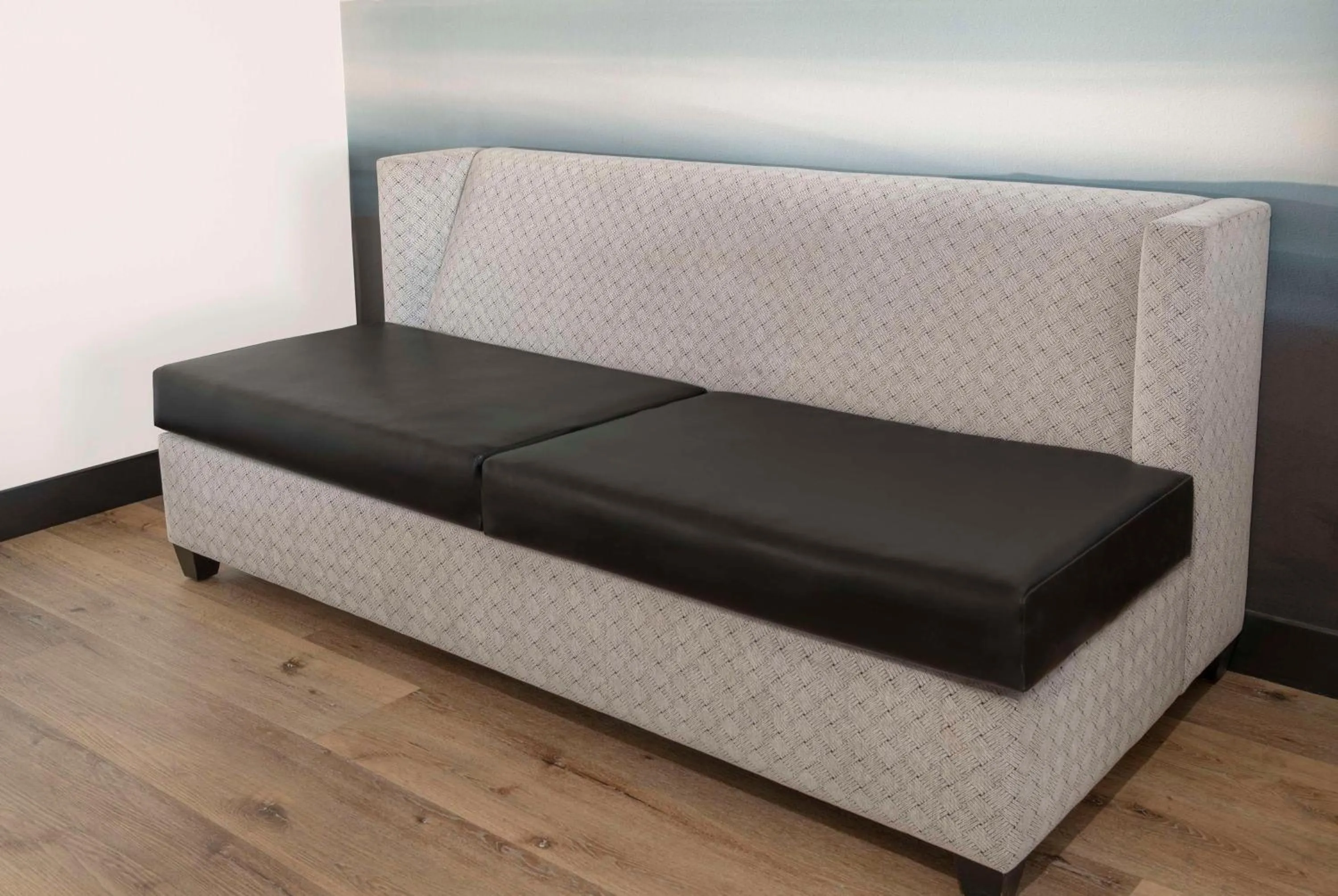 Living room in DoubleTree by Hilton Phoenix-Gilbert