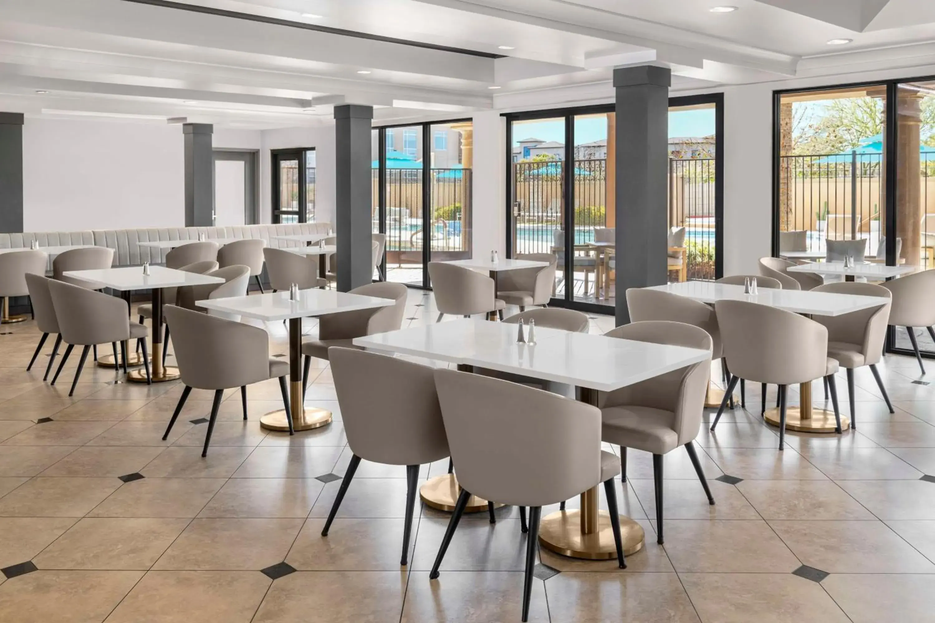 Restaurant/places to eat in DoubleTree by Hilton Phoenix-Gilbert Restaurant/places to eat in DoubleTree by Hilton Phoenix-Gilbert