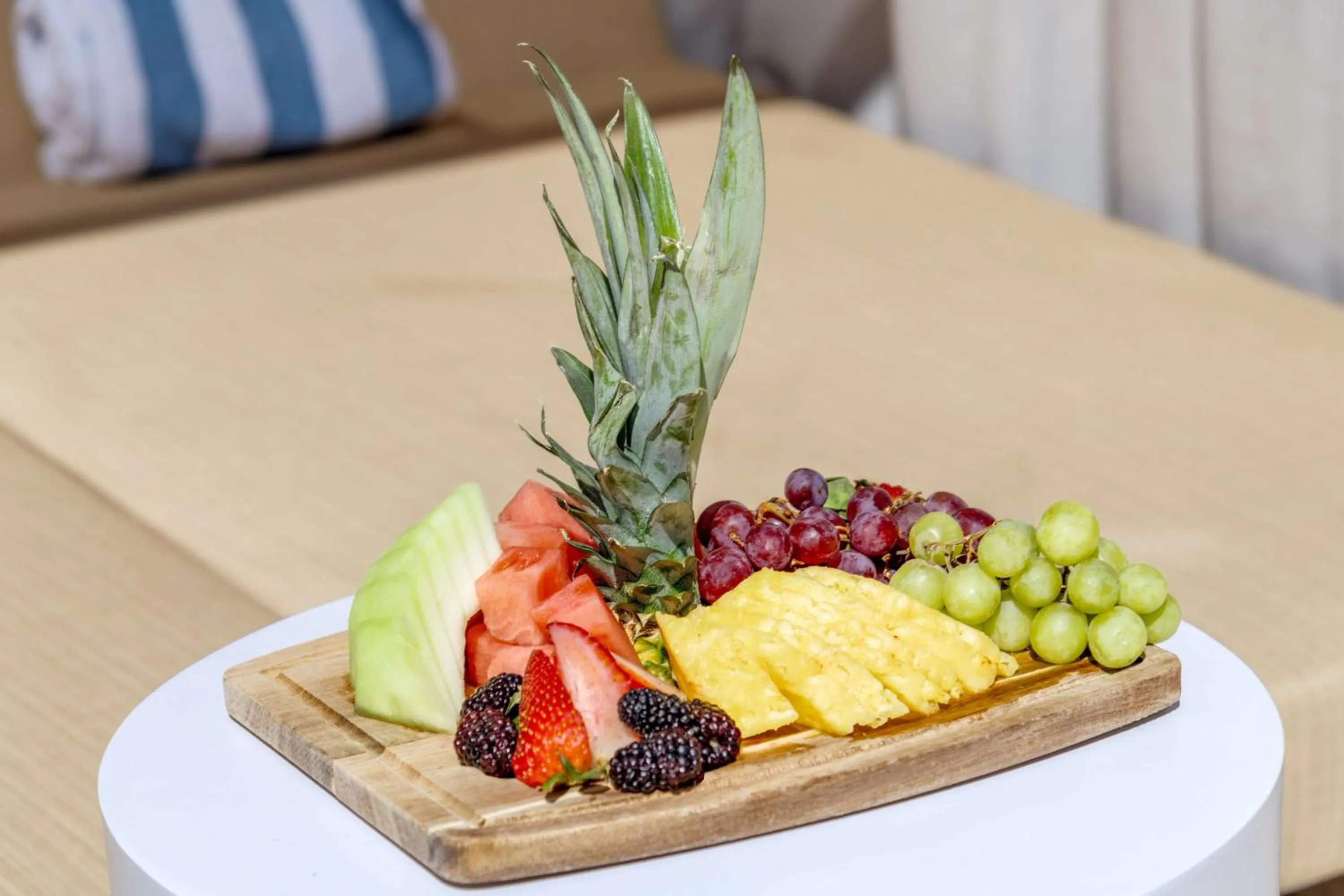 Dining area in DoubleTree by Hilton Phoenix-Gilbert