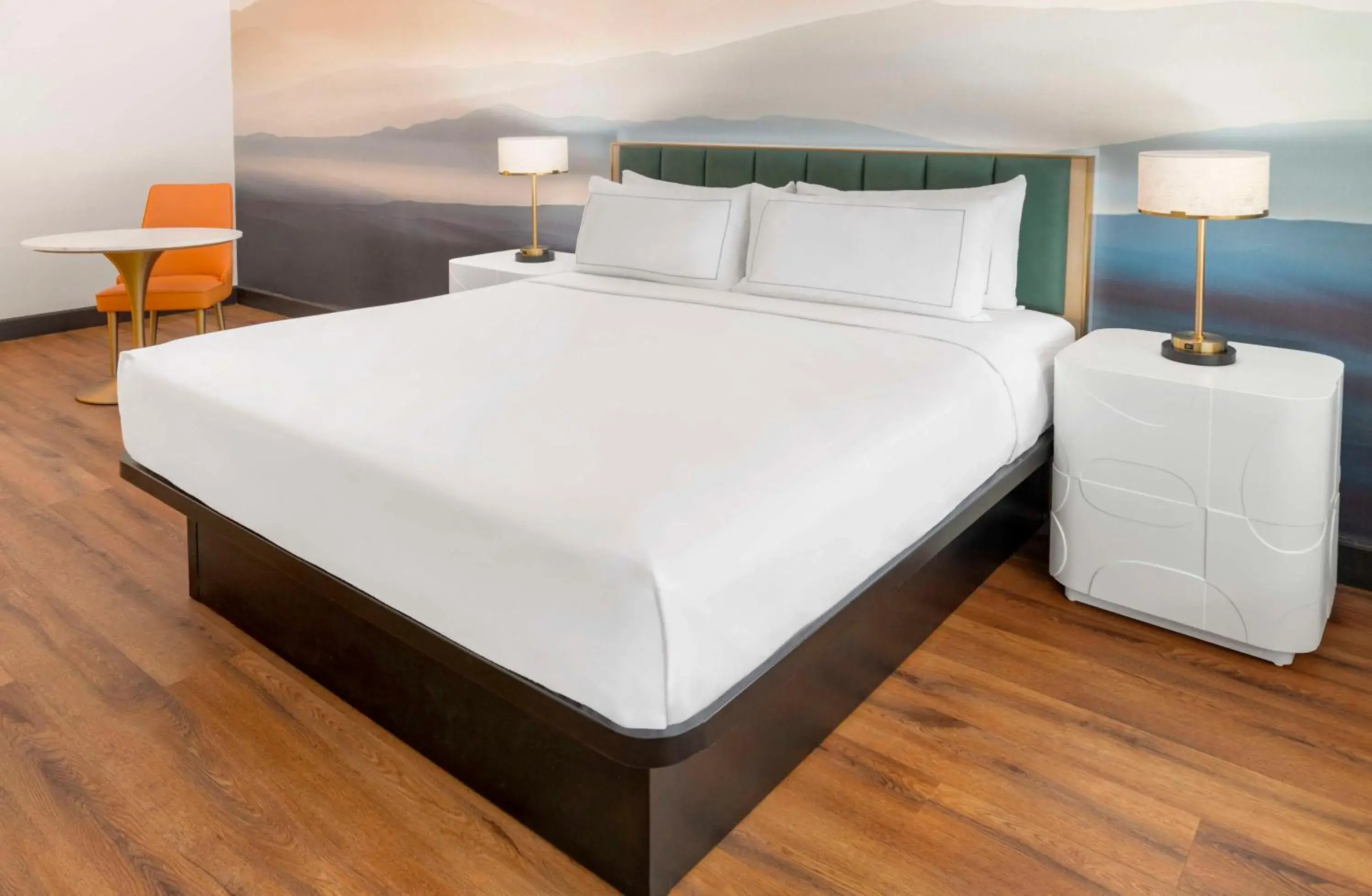 King Room with Tub - Mobility and Hearing Access in DoubleTree by Hilton Phoenix-Gilbert King Room with Tub - Mobility and Hearing Access in DoubleTree by Hilton Phoenix-Gilbert