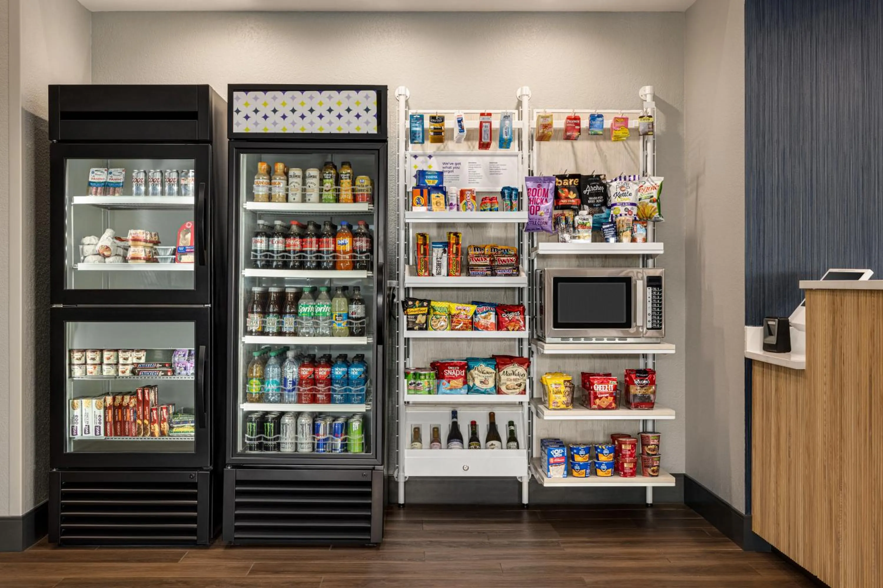 Shopping Area in Spark By Hilton Nashville At Opryland