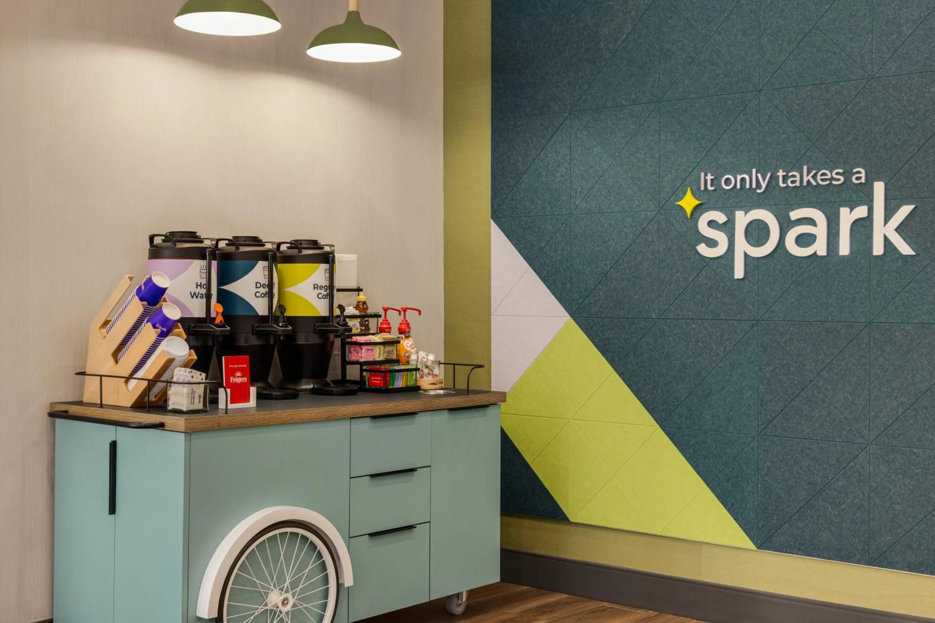 Coffee/tea facilities in Spark By Hilton Nashville At Opryland