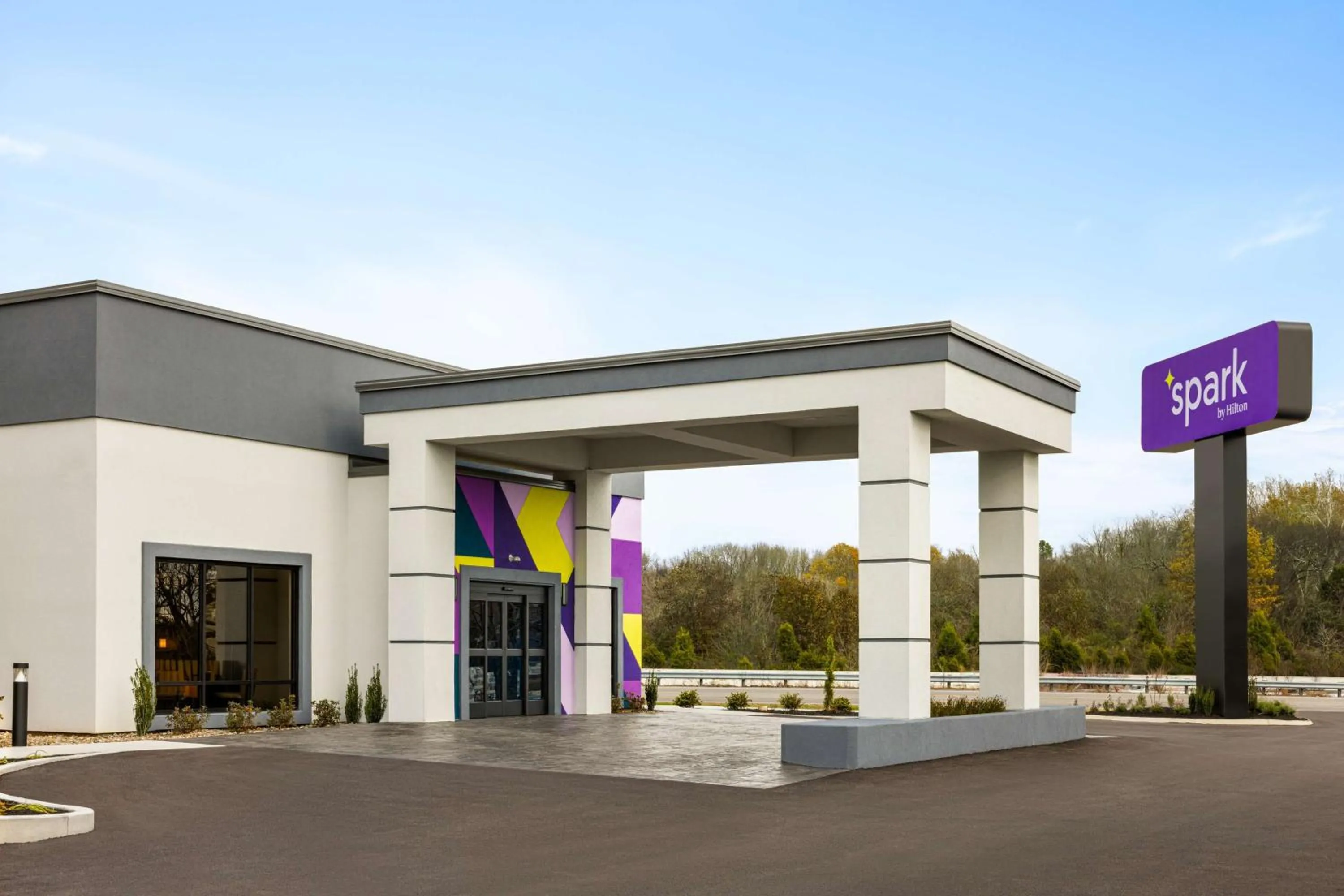 Property building in Spark By Hilton Nashville At Opryland