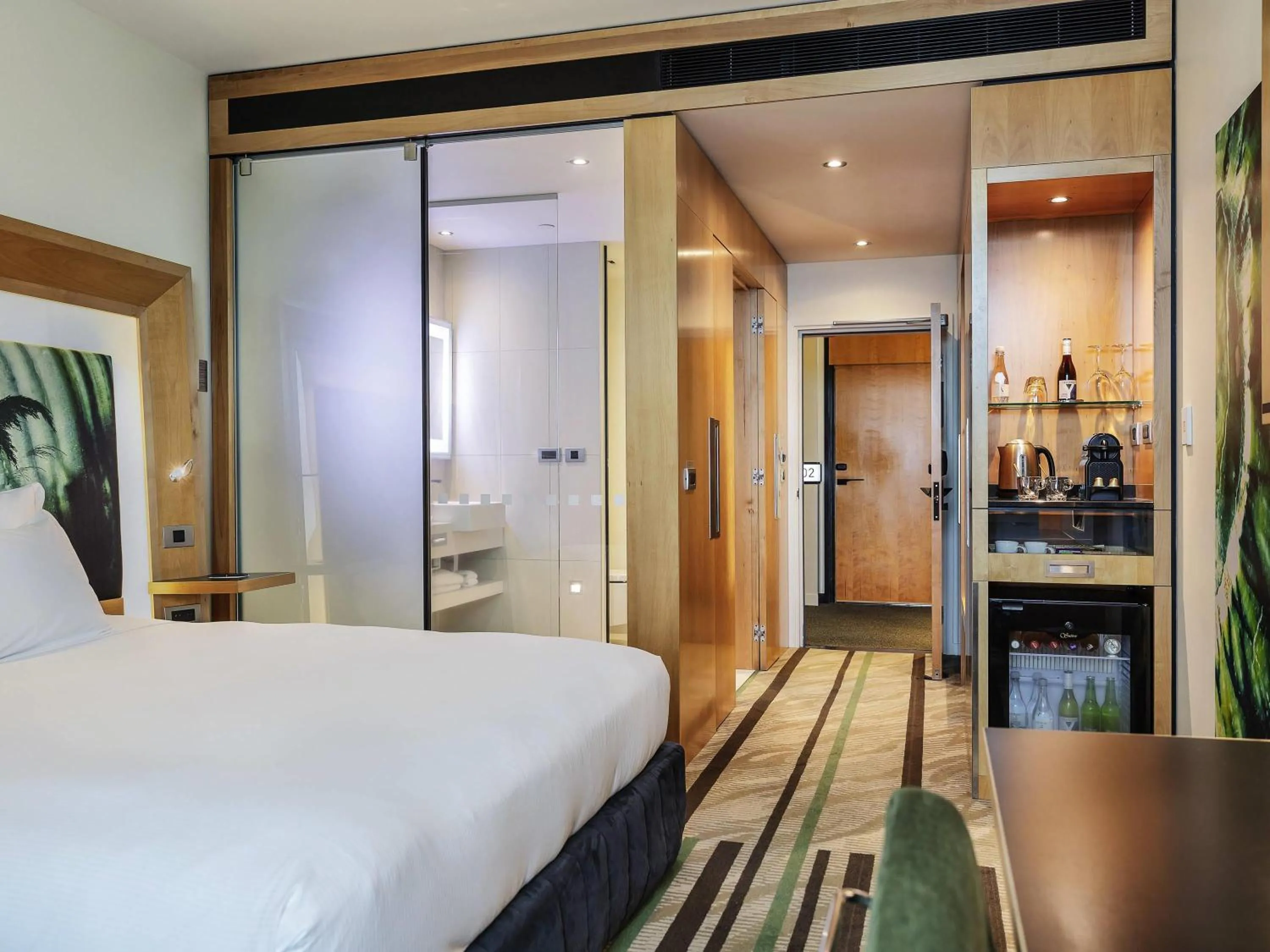 Bedroom, Bed in Novotel Auckland Airport