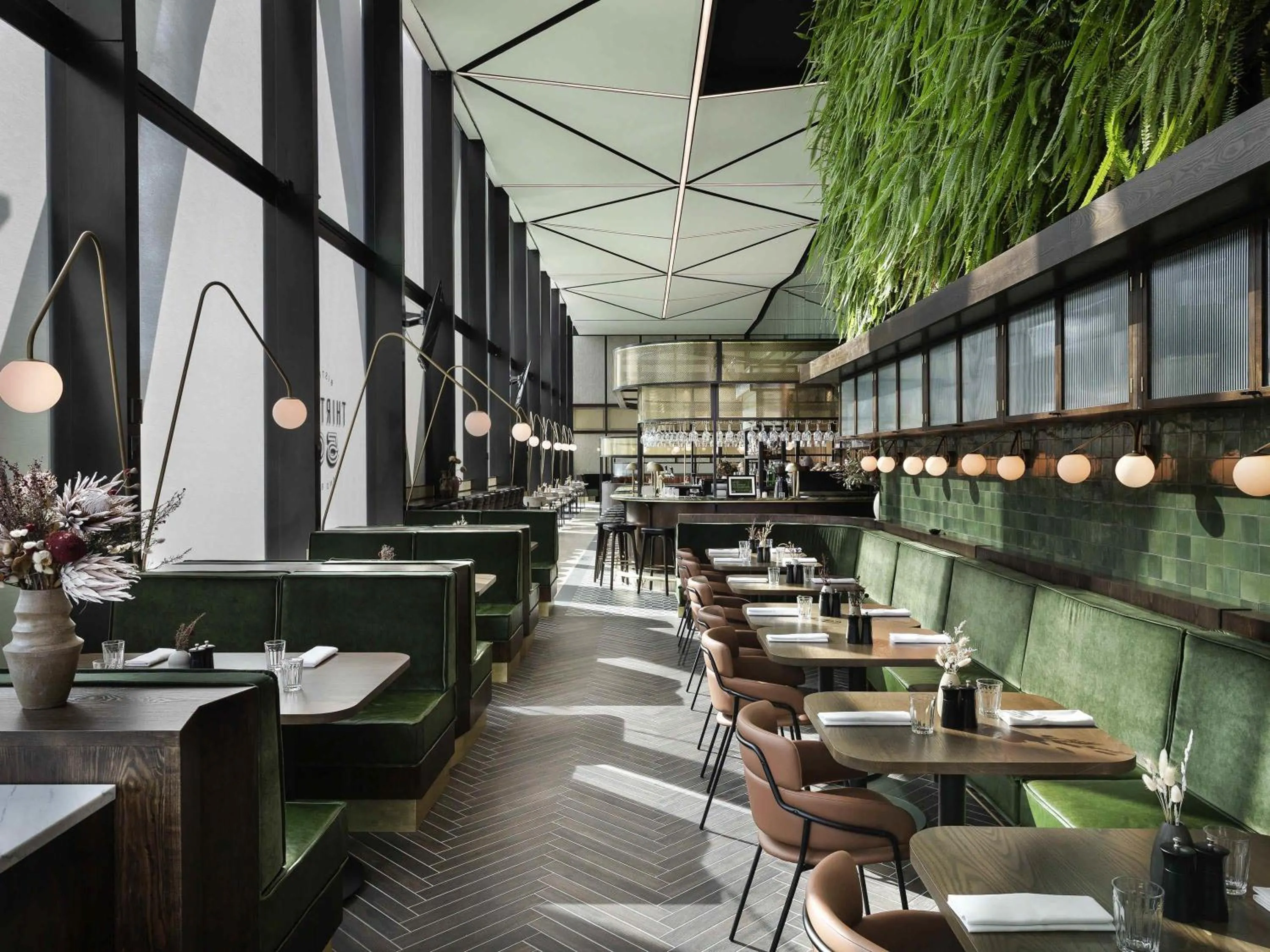 Restaurant/places to eat in Novotel Auckland Airport