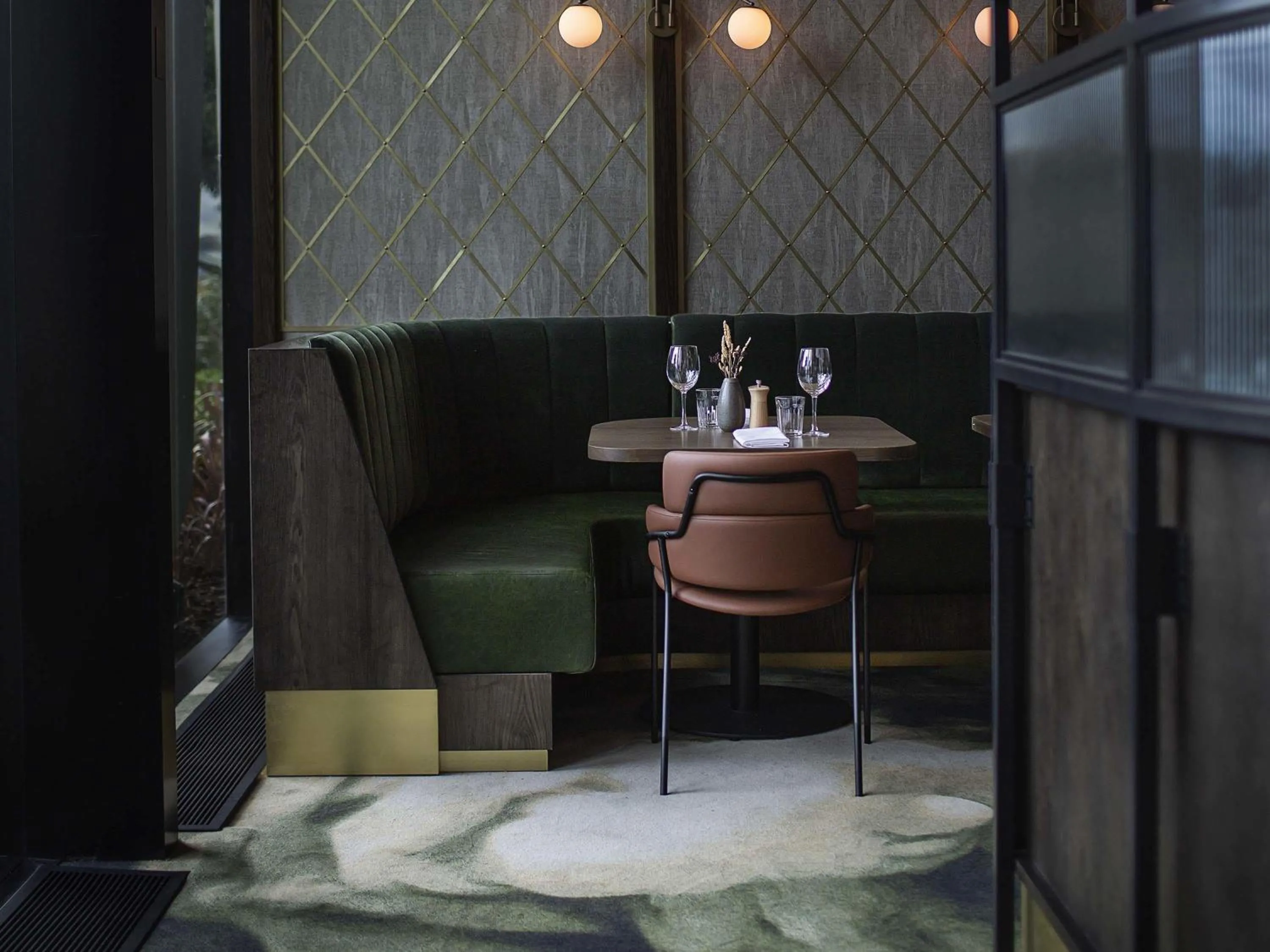 Restaurant/places to eat in Novotel Auckland Airport