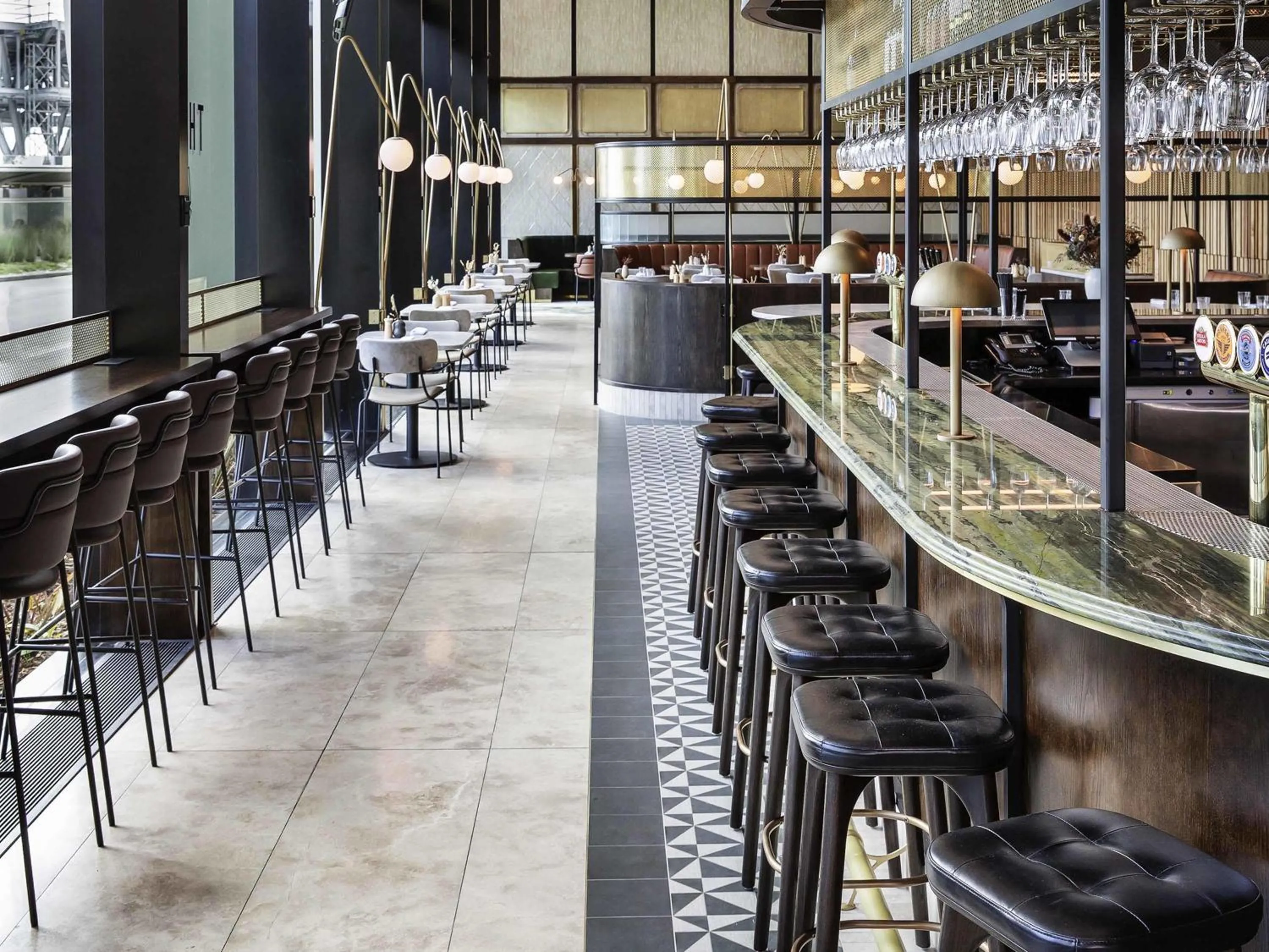 Lounge or bar in Novotel Auckland Airport