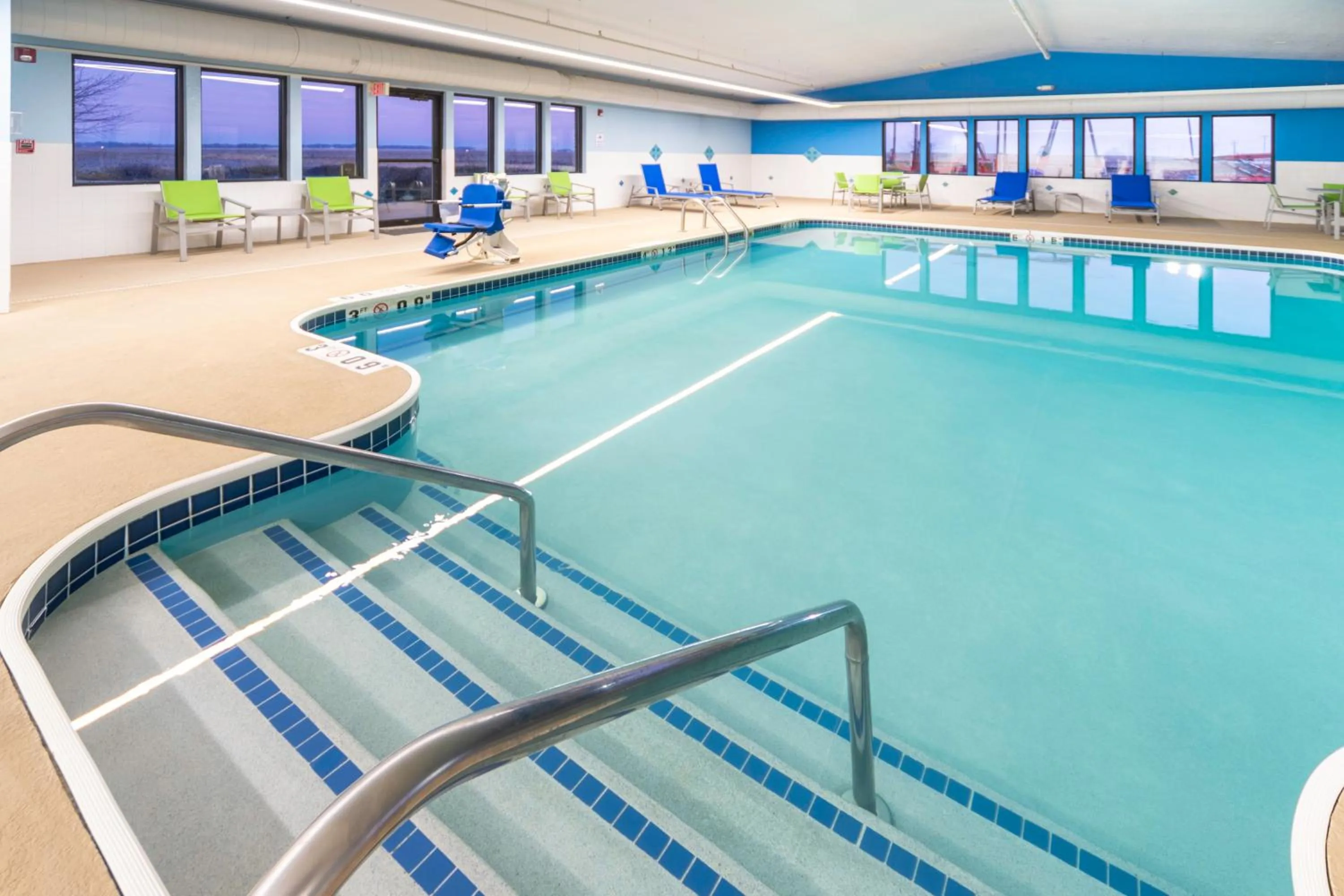 Swimming pool in Holiday Inn Express Rochelle by IHG