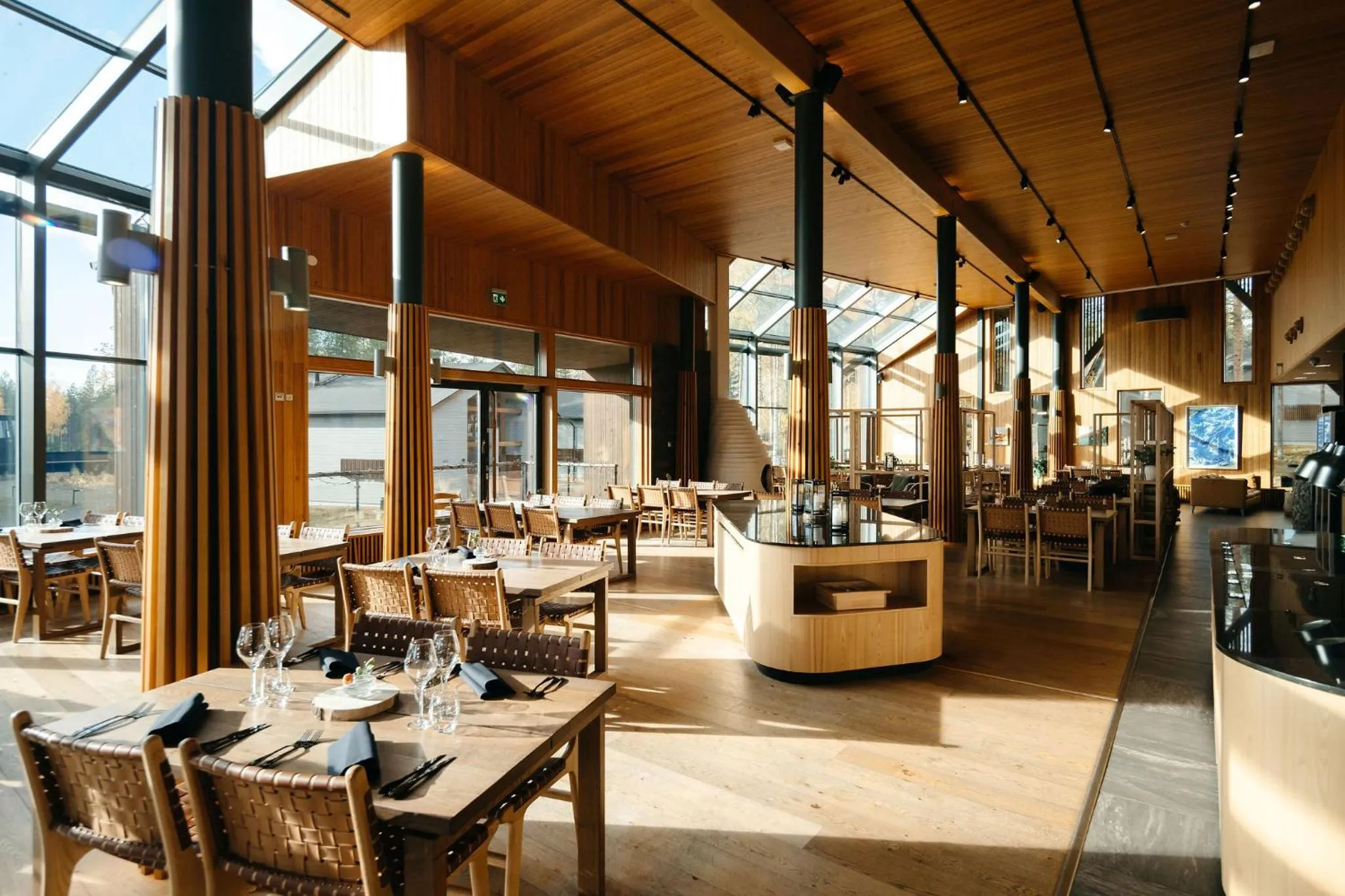 Restaurant/places to eat in Nova Skyland Hotel