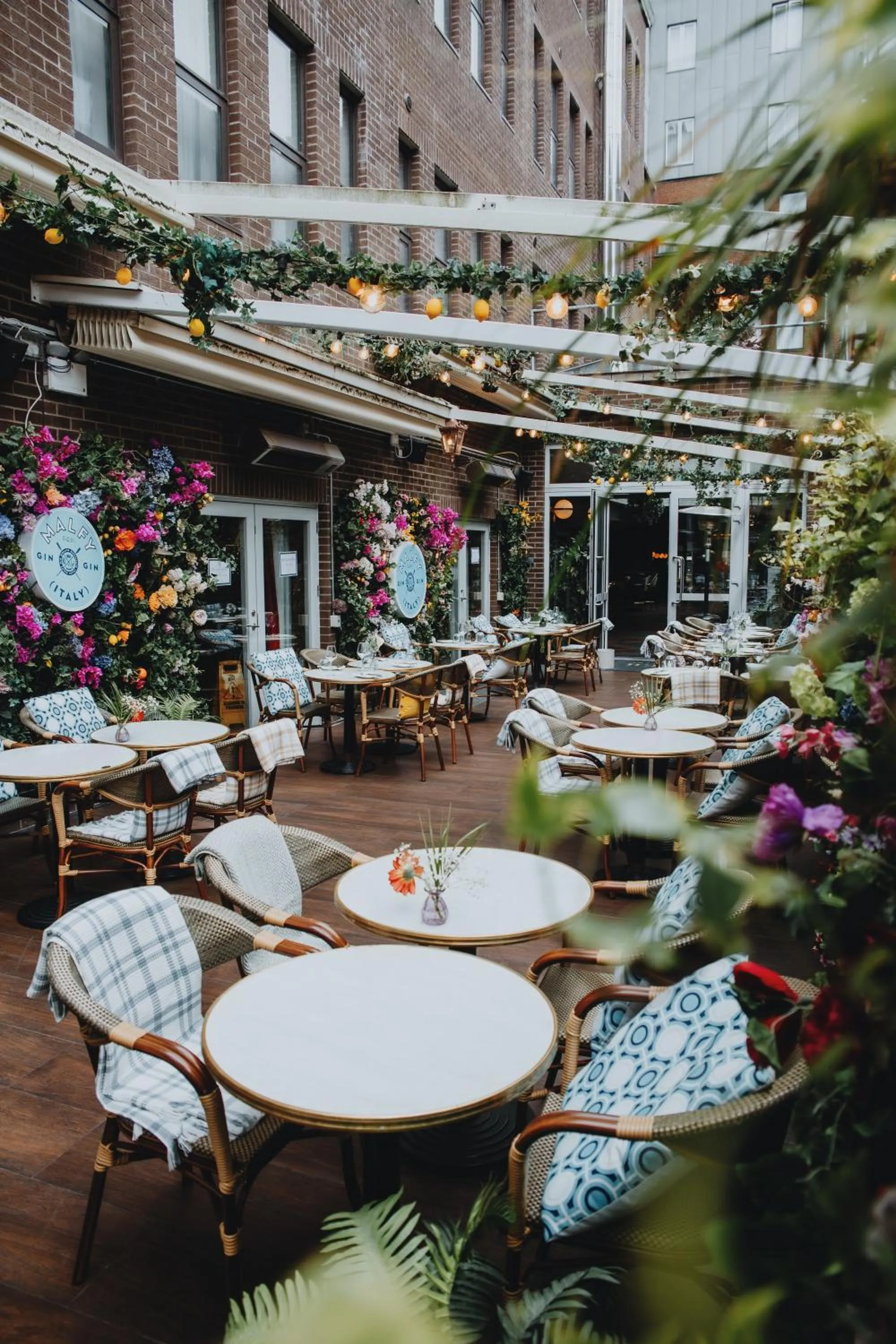 Restaurant/places to eat in Iveagh Garden Hotel