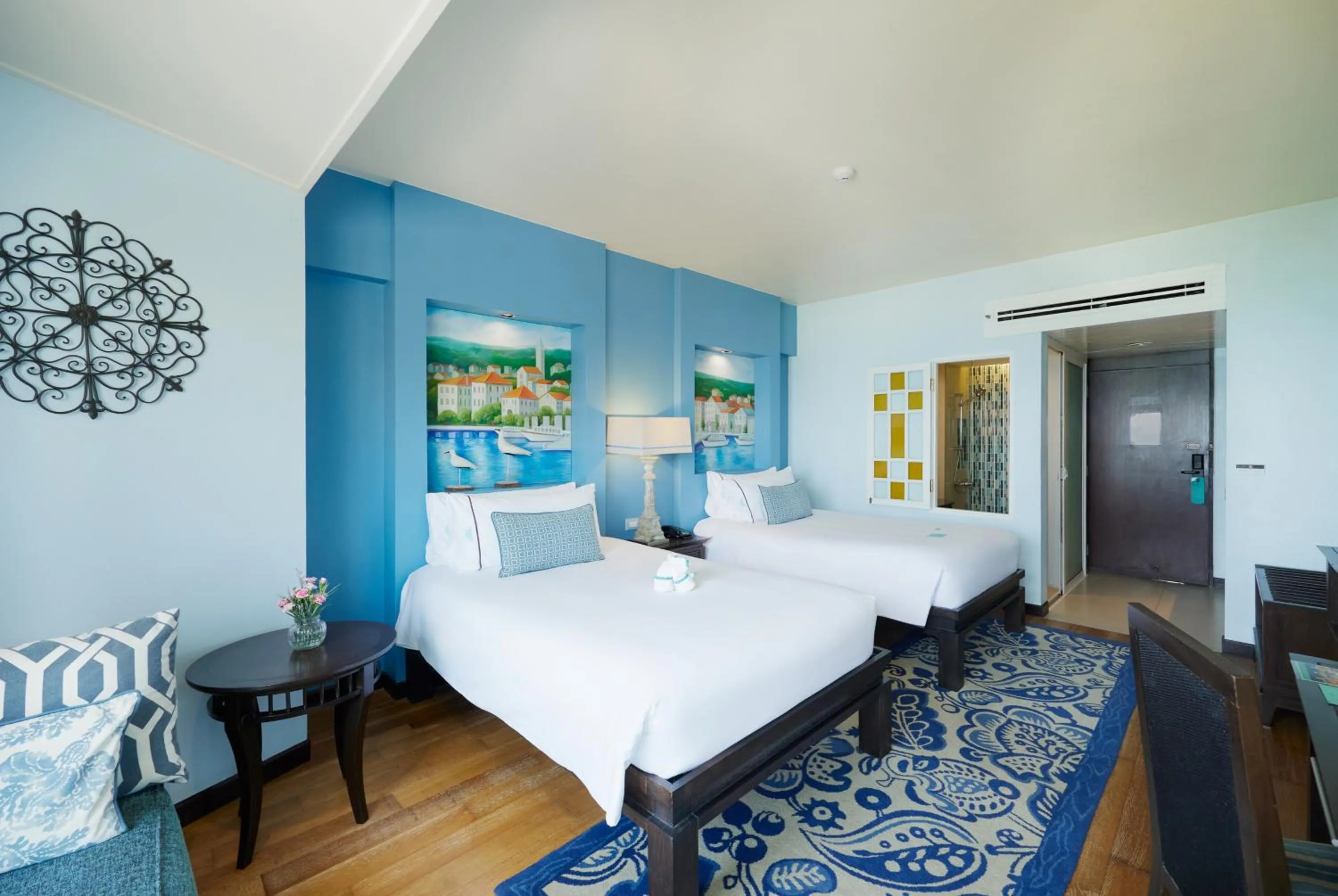 Bedroom, Bed in The Bayview Hotel Pattaya