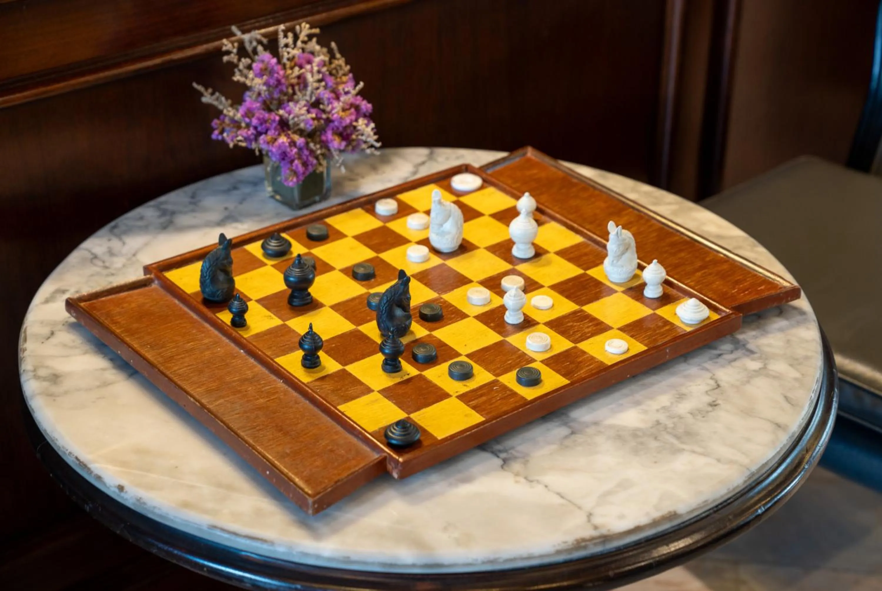 Lounge or bar in The Bayview Hotel Pattaya