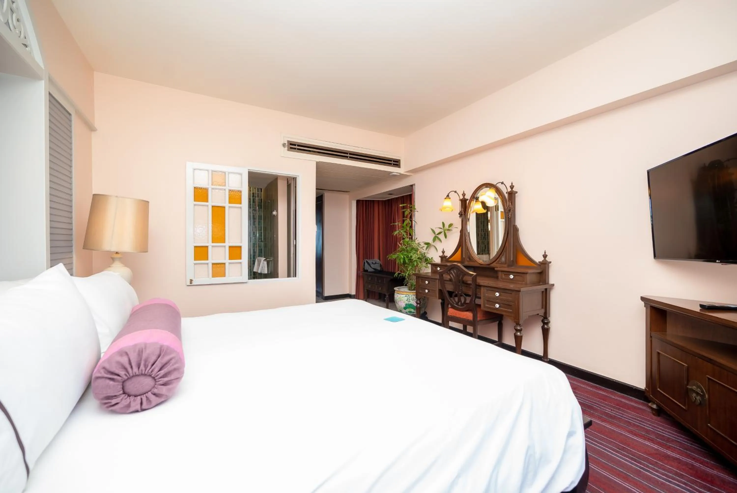 Bed in The Bayview Hotel Pattaya