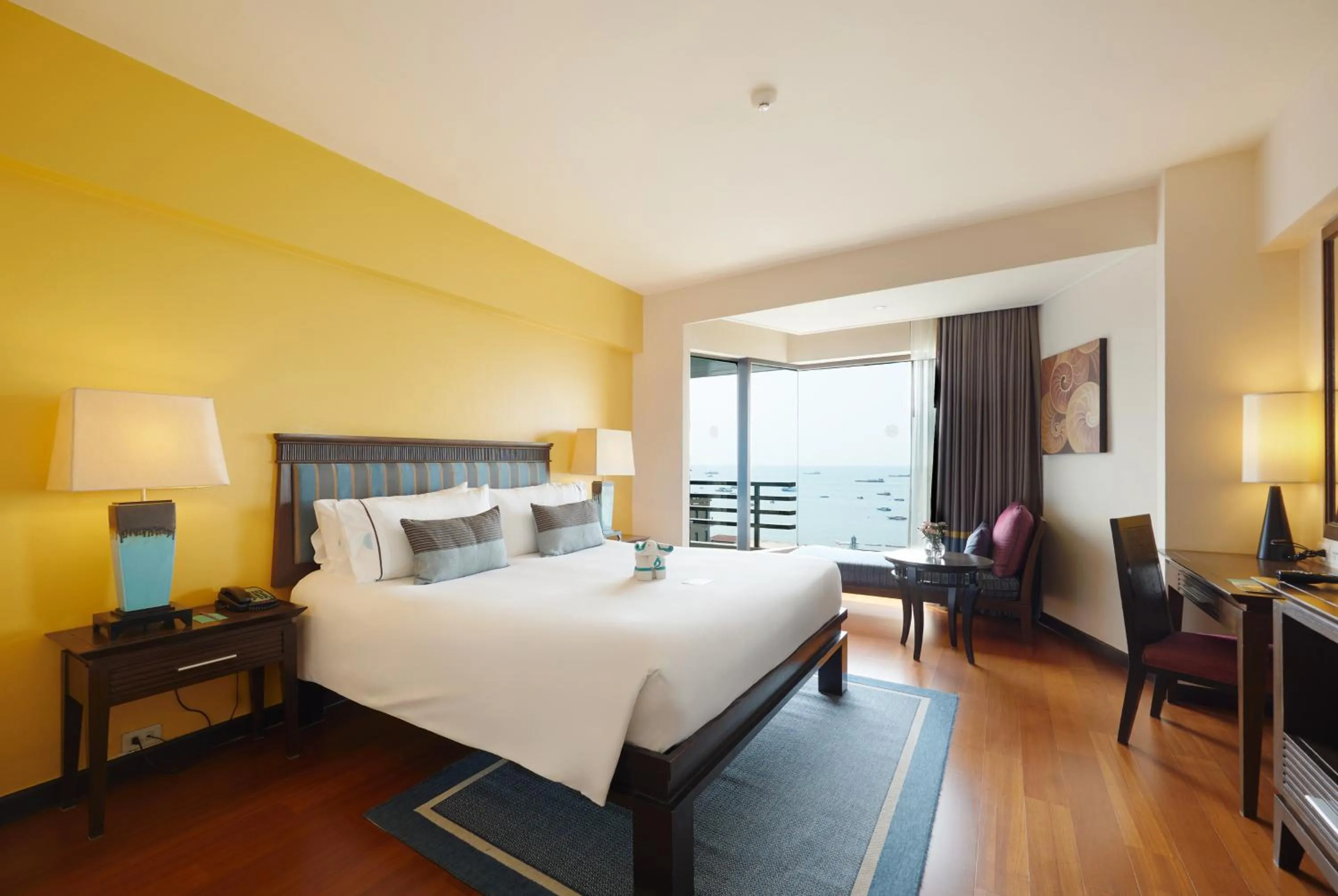 Bed in The Bayview Hotel Pattaya