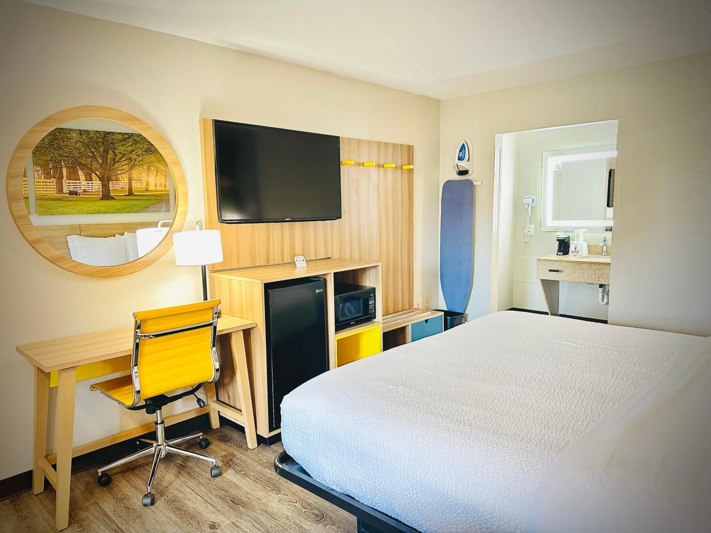 Bed in Days Inn by Wyndham WestEnd Alexandria,VA Washington DC Area