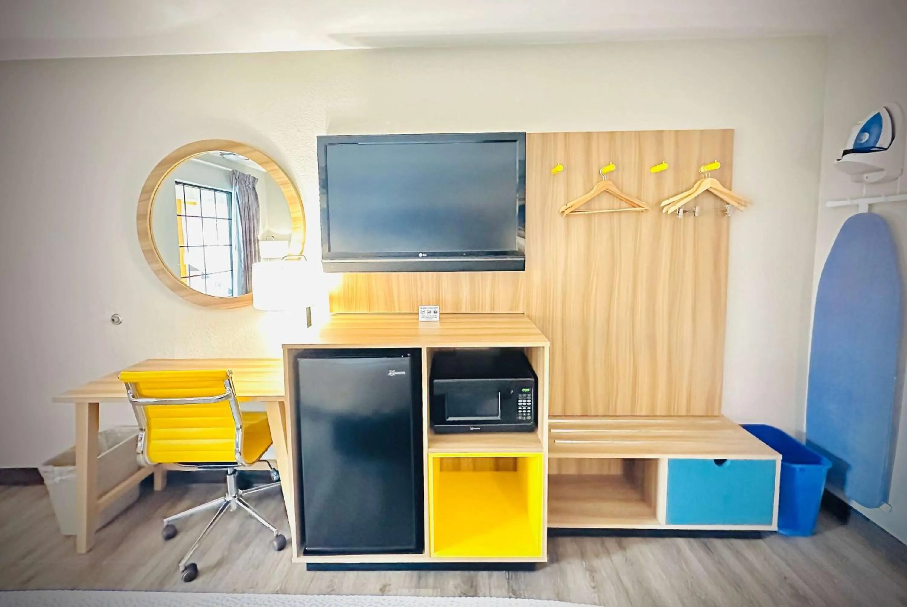 Photo of the whole room in Days Inn by Wyndham WestEnd Alexandria,VA Washington DC Area