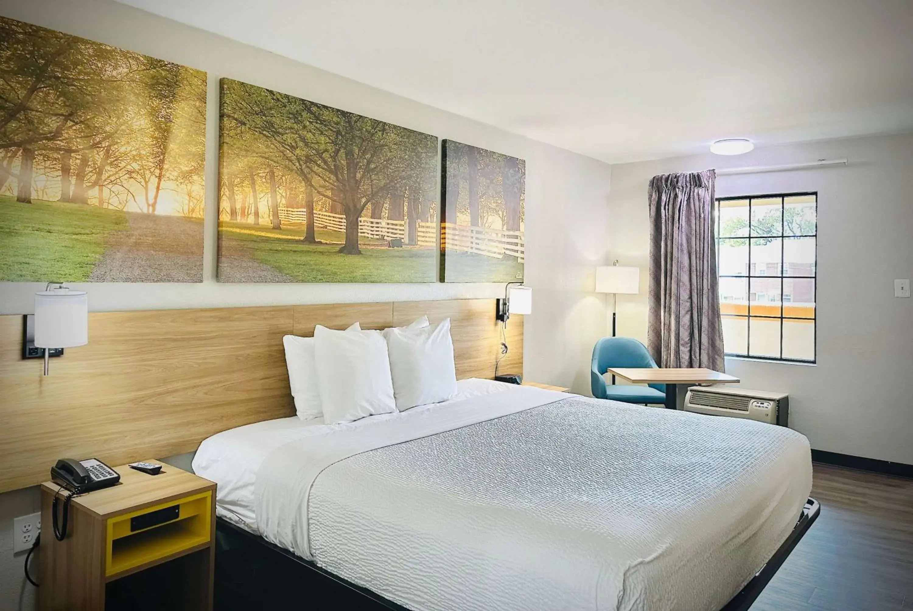 Photo of the whole room, Bed in Days Inn by Wyndham WestEnd Alexandria,VA Washington DC Area Photo of the whole room, Bed in Days Inn by Wyndham WestEnd Alexandria,VA Washington DC Area