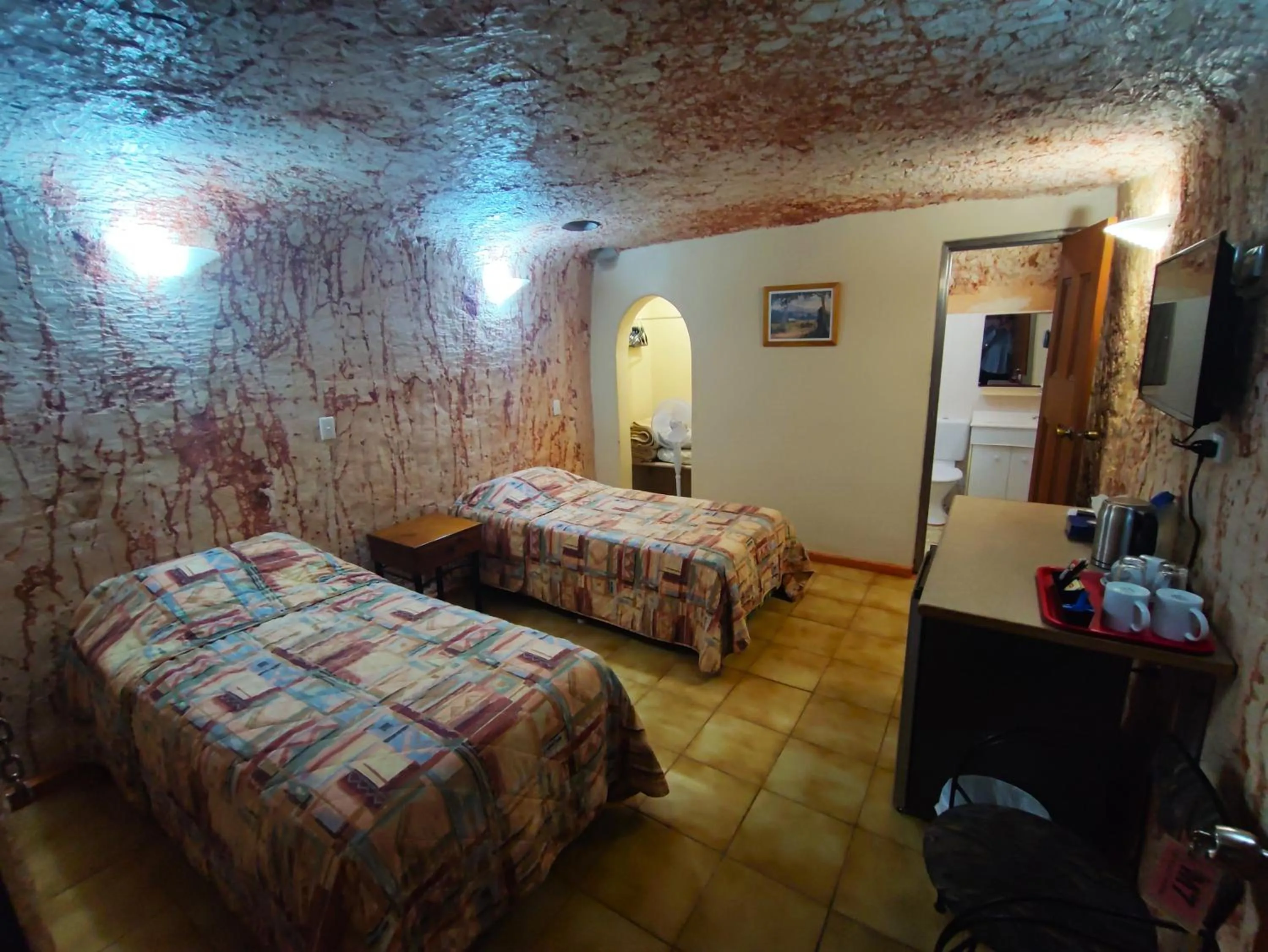 Bed in Radeka Downunder Underground Motel