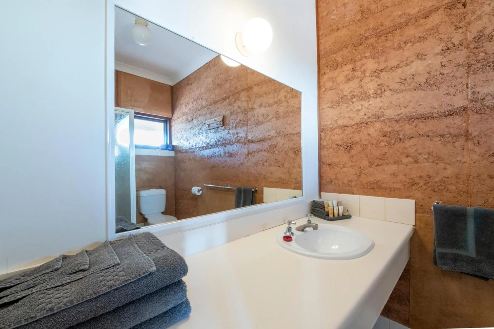 Bathroom in Mud Hut Motel