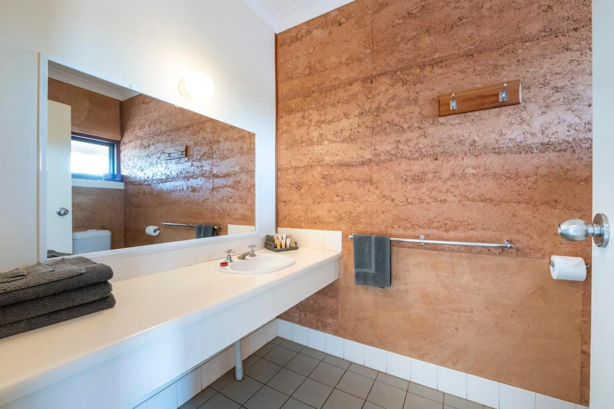 Bathroom in Mud Hut Motel