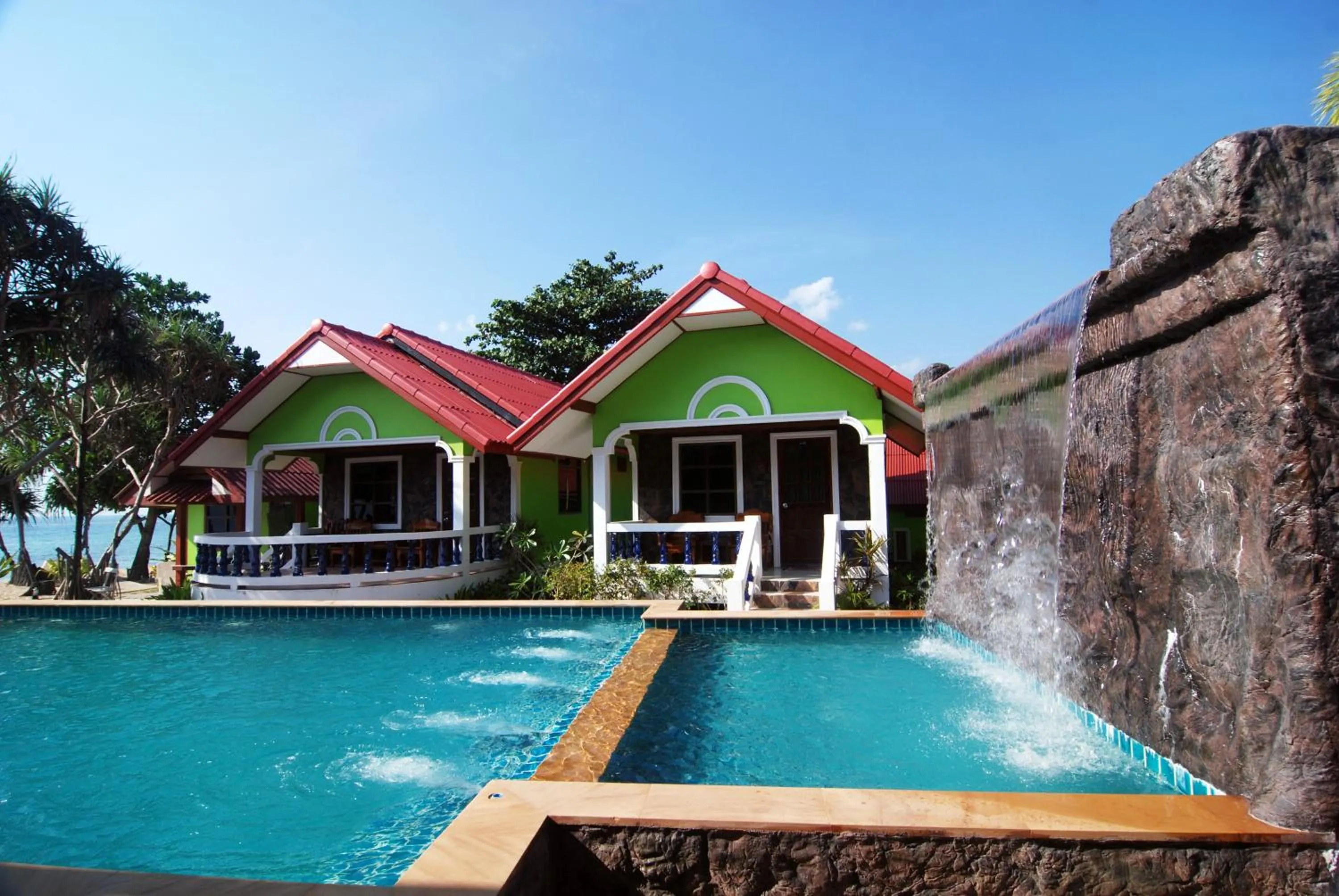Swimming pool in Nature Beach Resort, Koh Lanta
