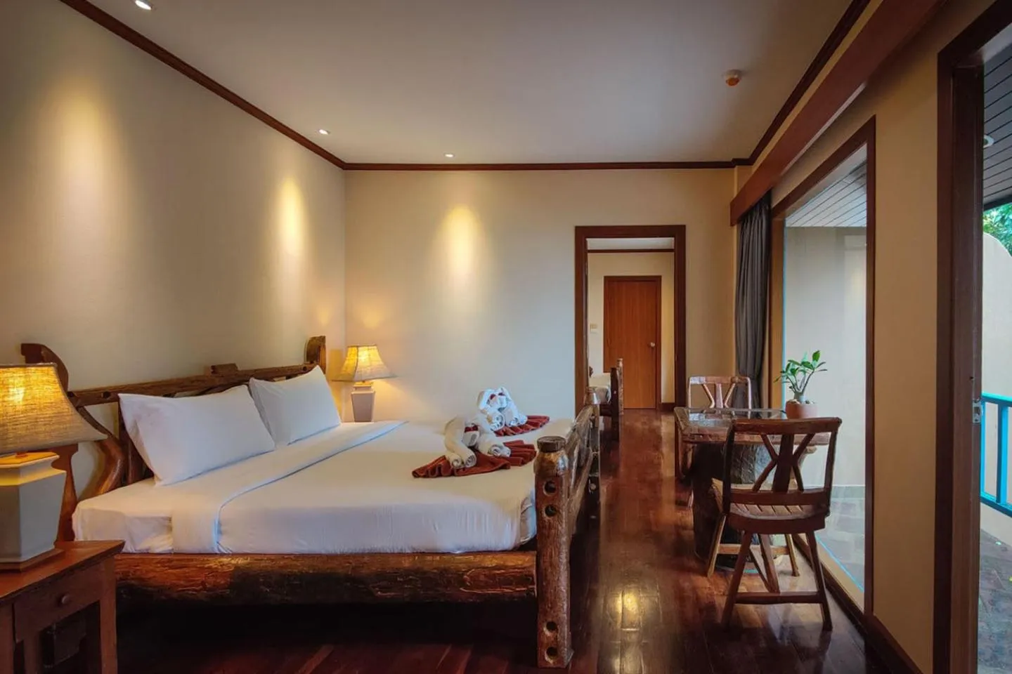 Bed in Baan Hin Sai Resort & Spa