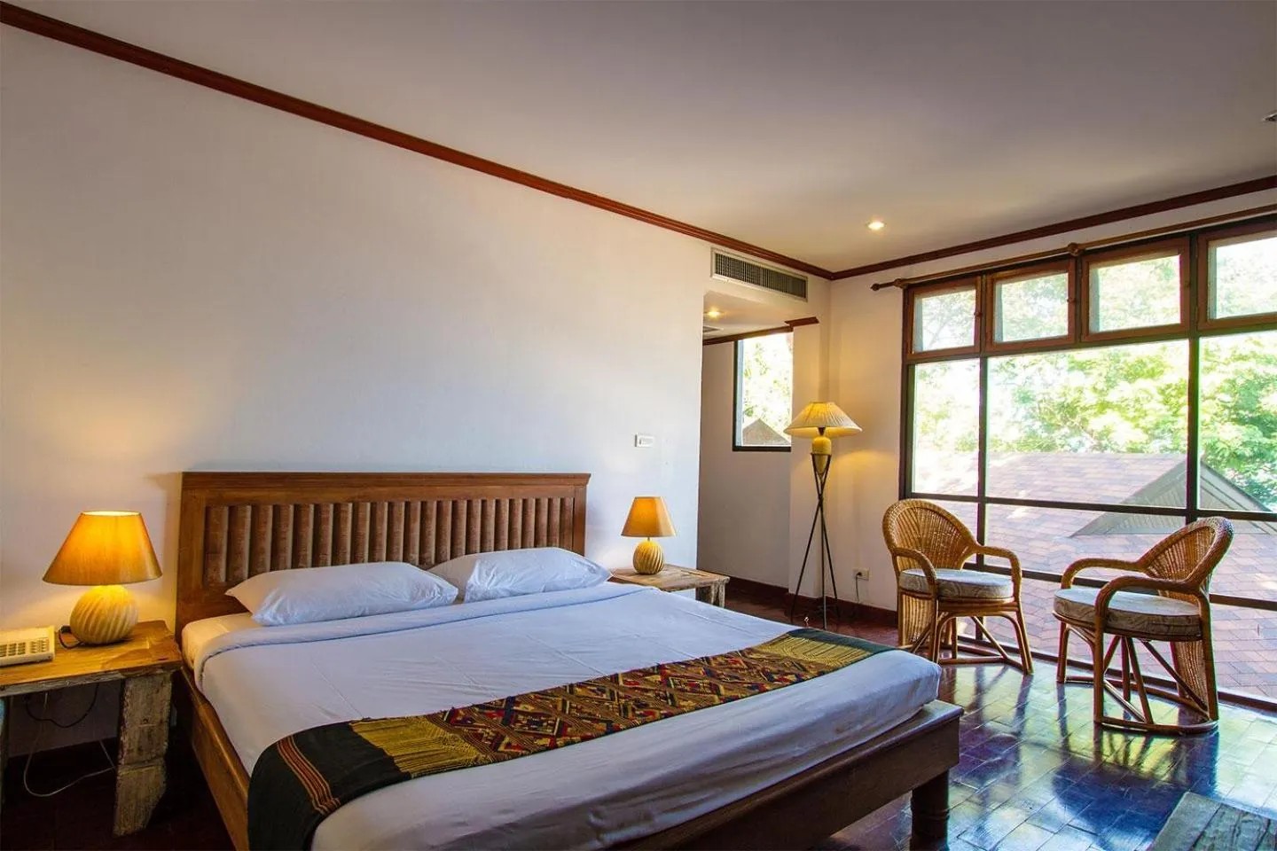 Bed in Baan Hin Sai Resort & Spa
