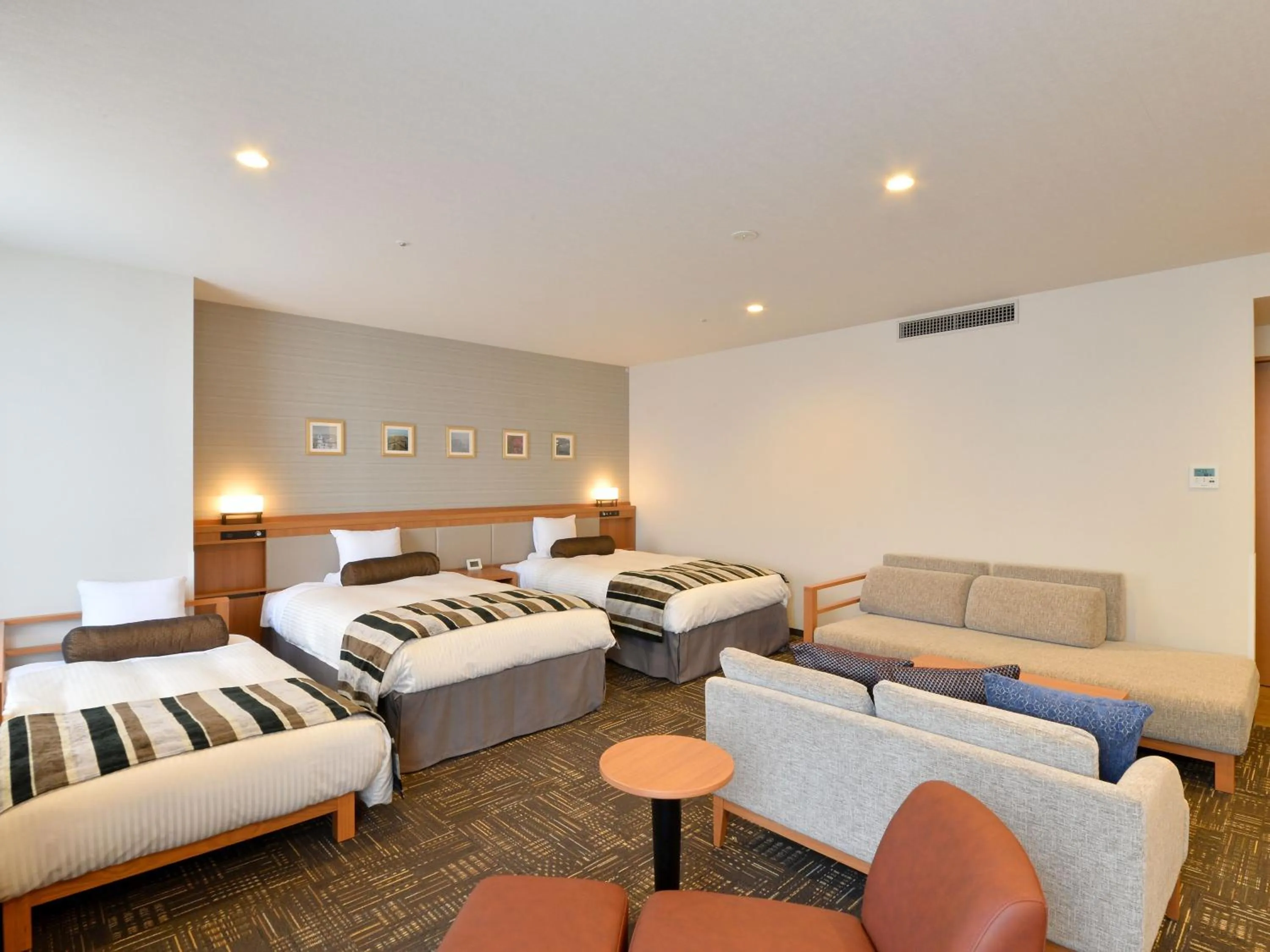 Photo of the whole room, Bed in Hakodate Kokusai Hotel