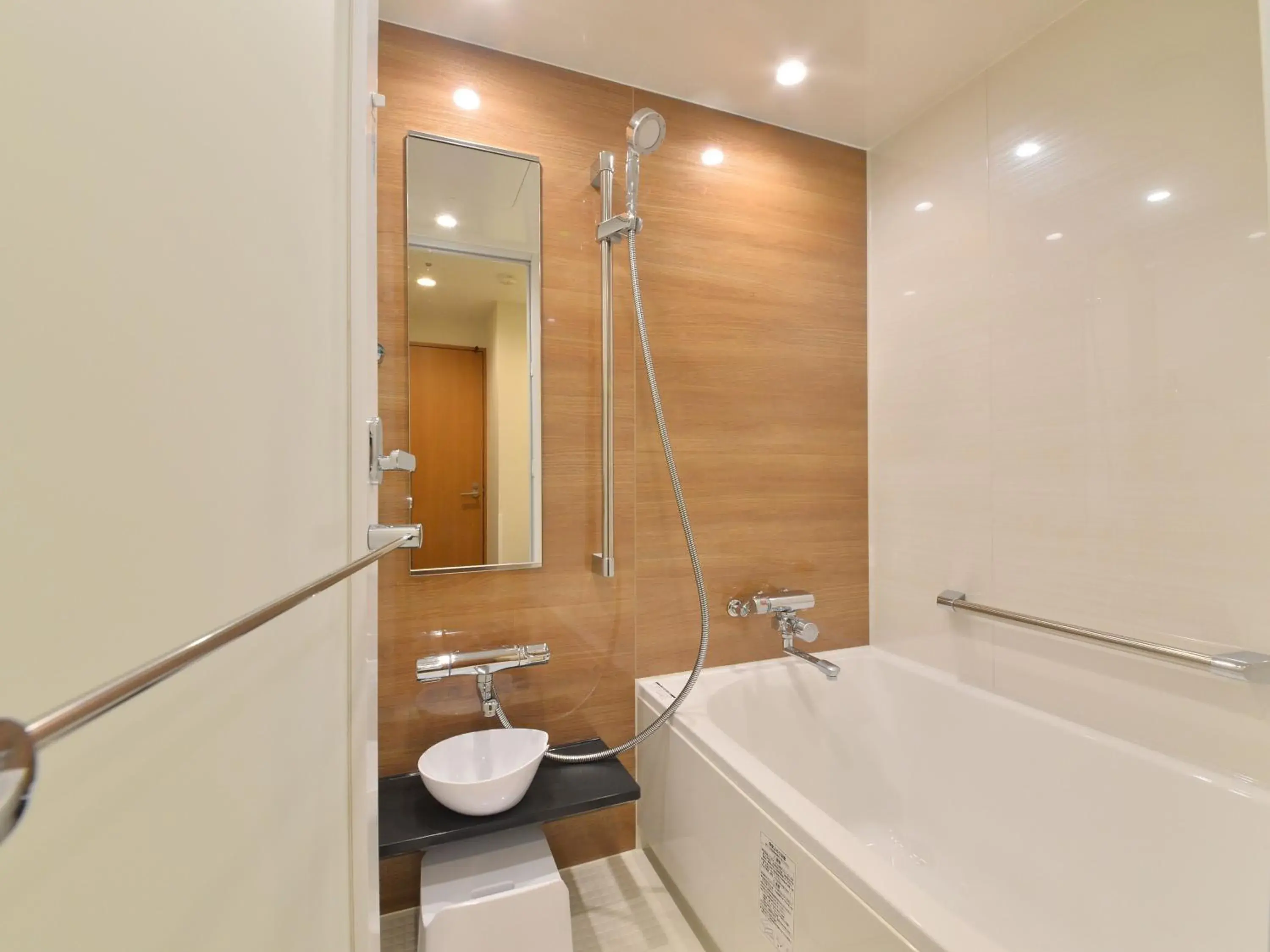 Bathroom in Hakodate Kokusai Hotel Bathroom in Hakodate Kokusai Hotel