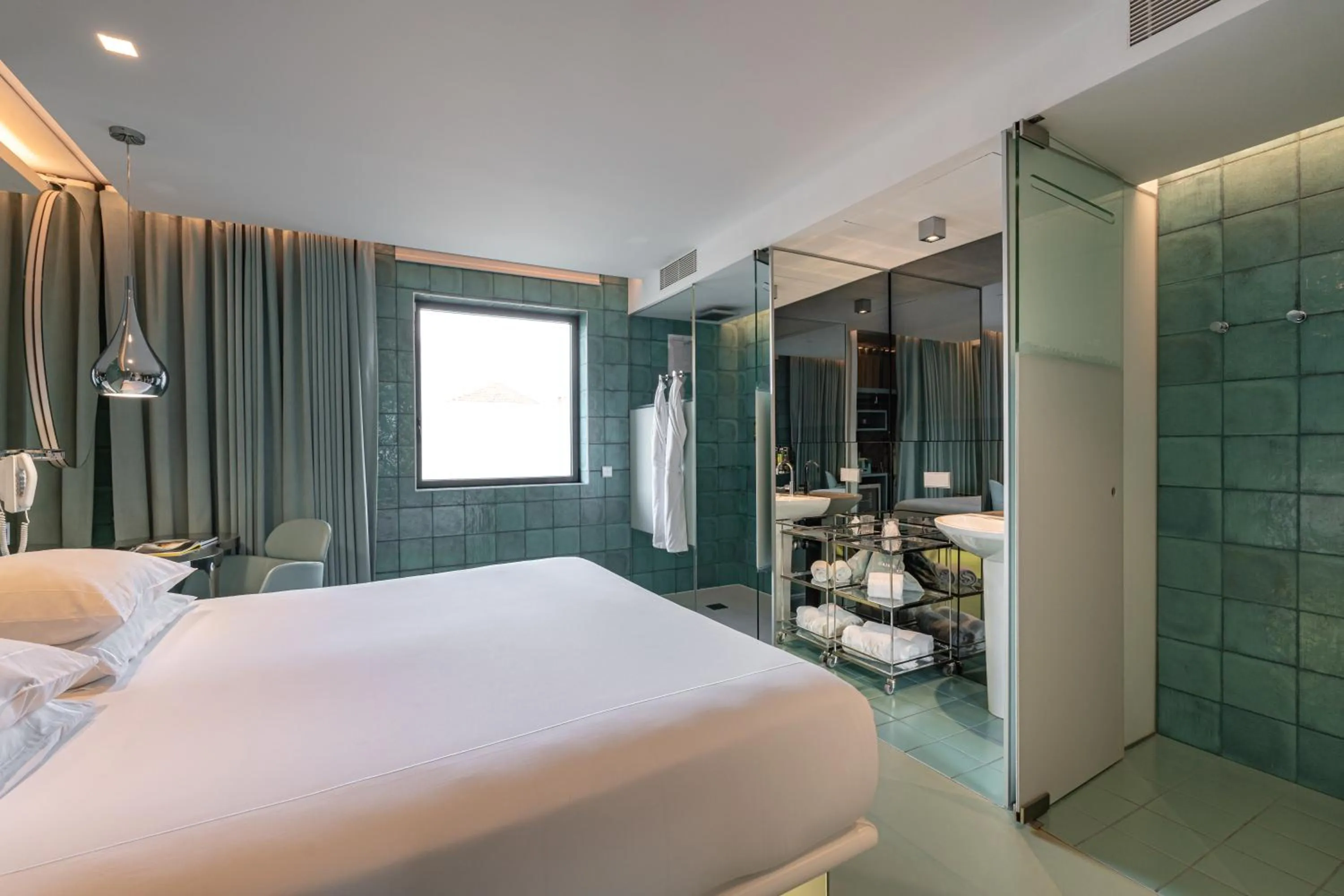 Shower, Bed in WC by The Beautique Hotels