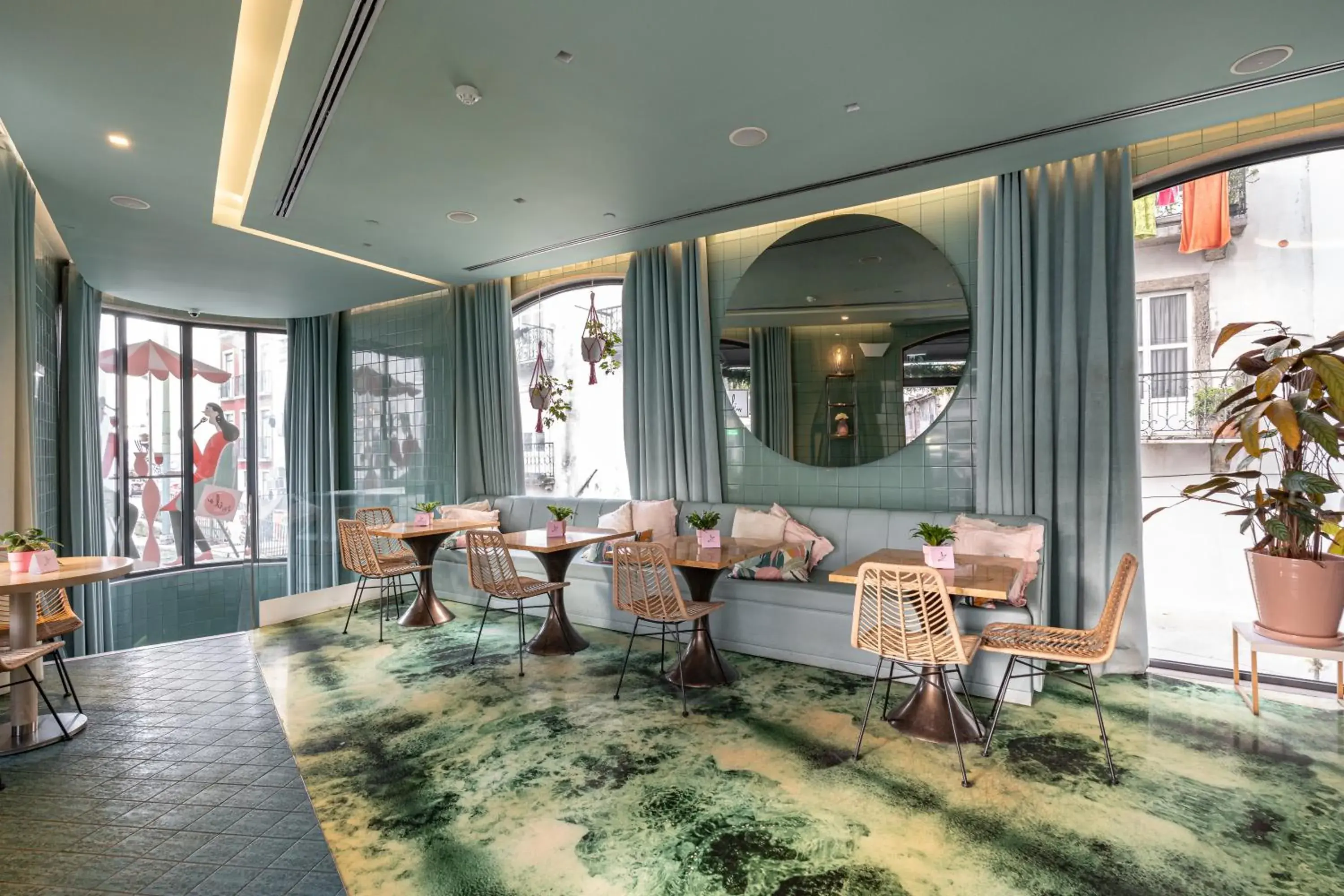 Lounge or bar in WC by The Beautique Hotels Lounge or bar in WC by The Beautique Hotels