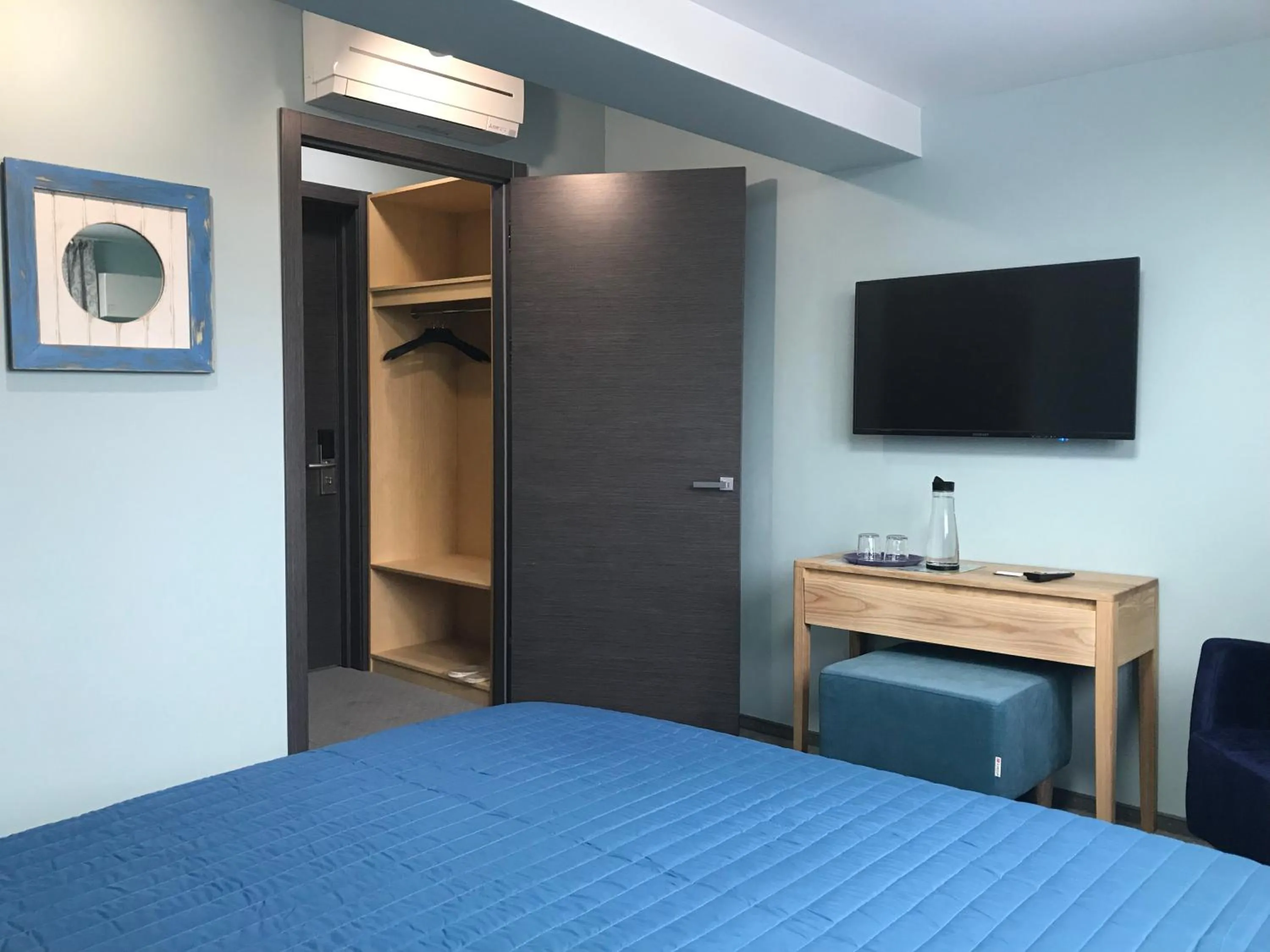 TV and multimedia, Bed in Dudman Hotel