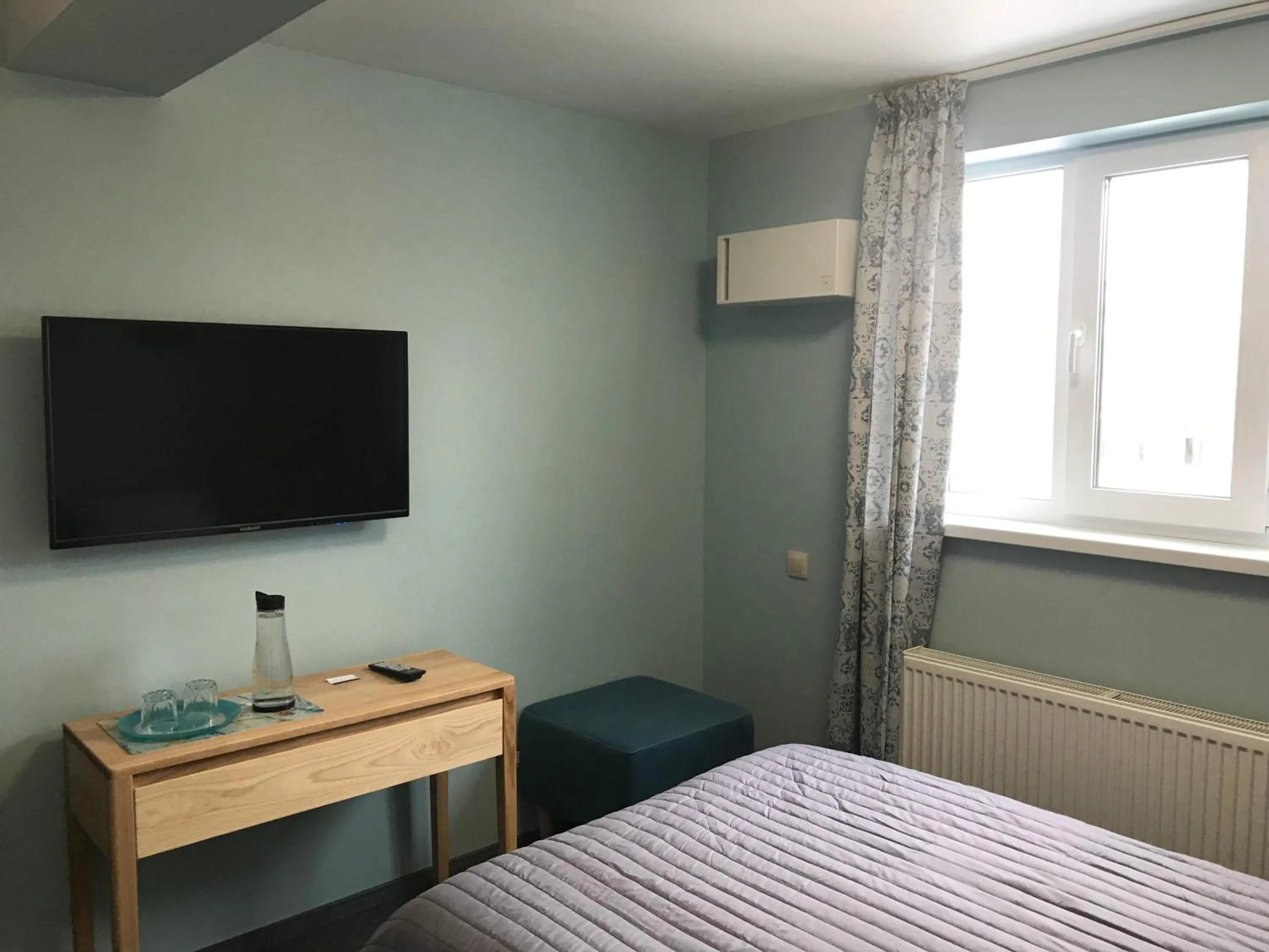 TV and multimedia, Bed in Dudman Hotel