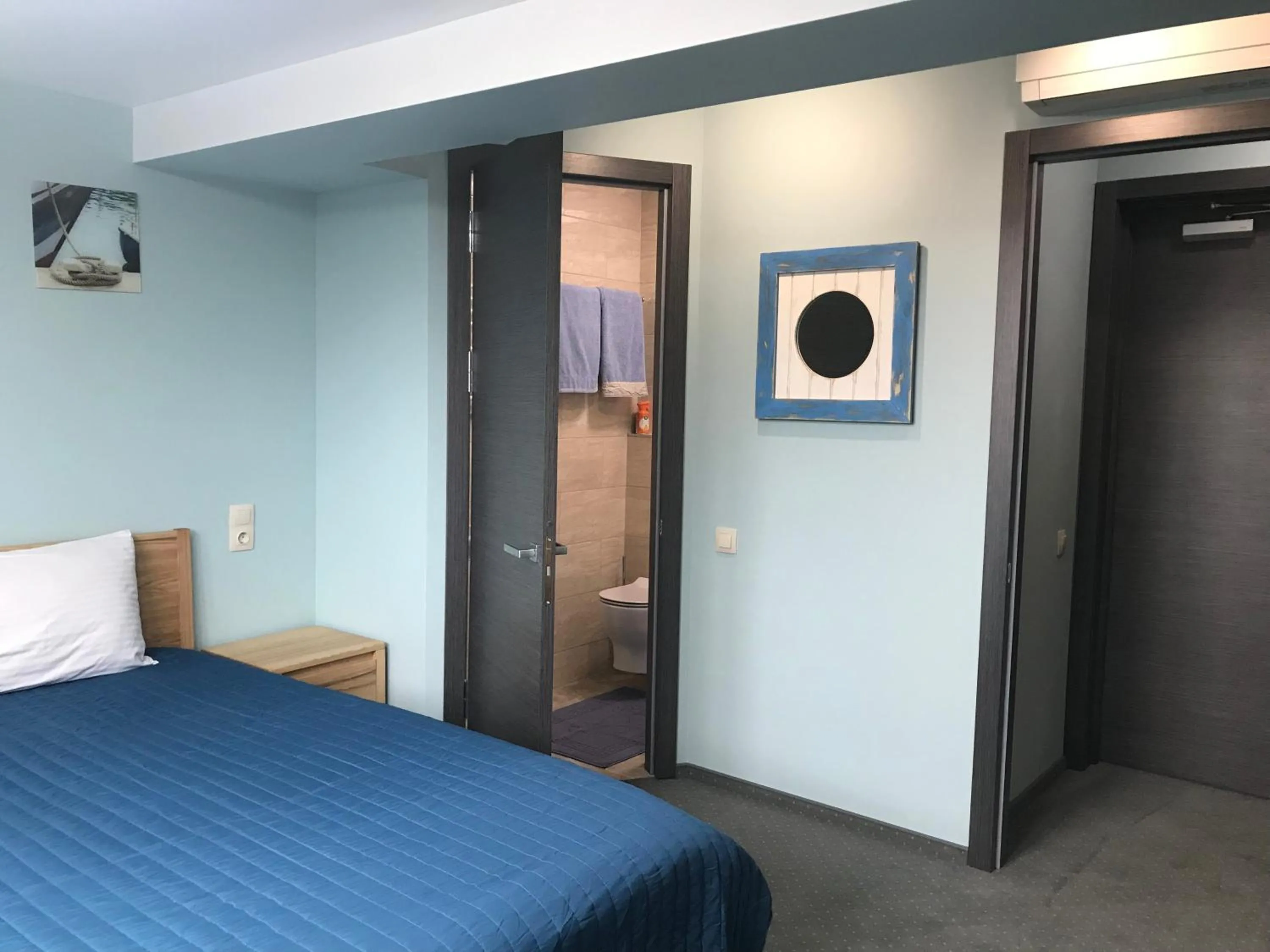 Photo of the whole room, Bed in Dudman Hotel
