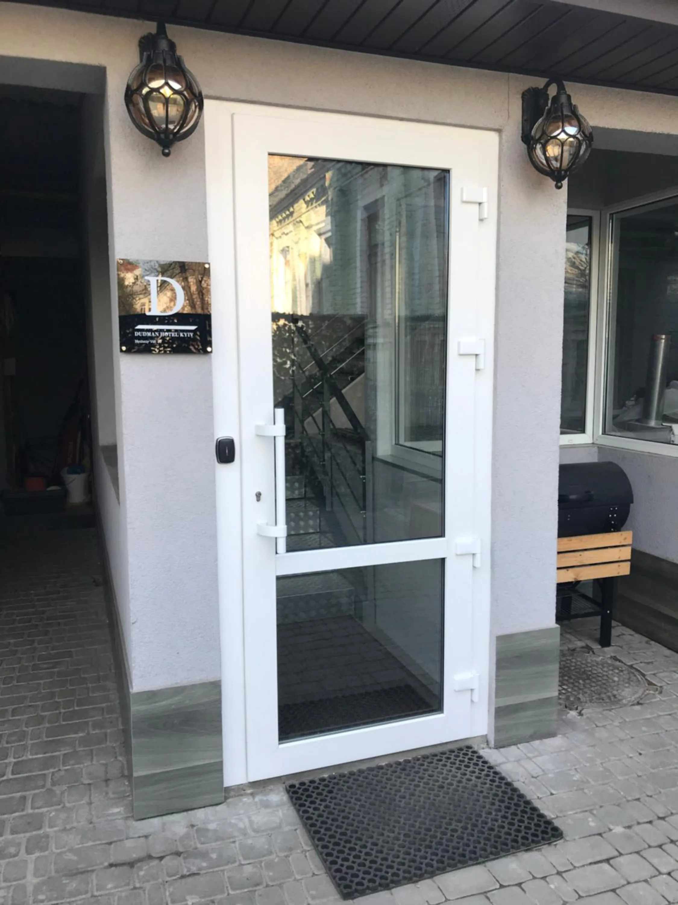 Facade/entrance in Dudman Hotel