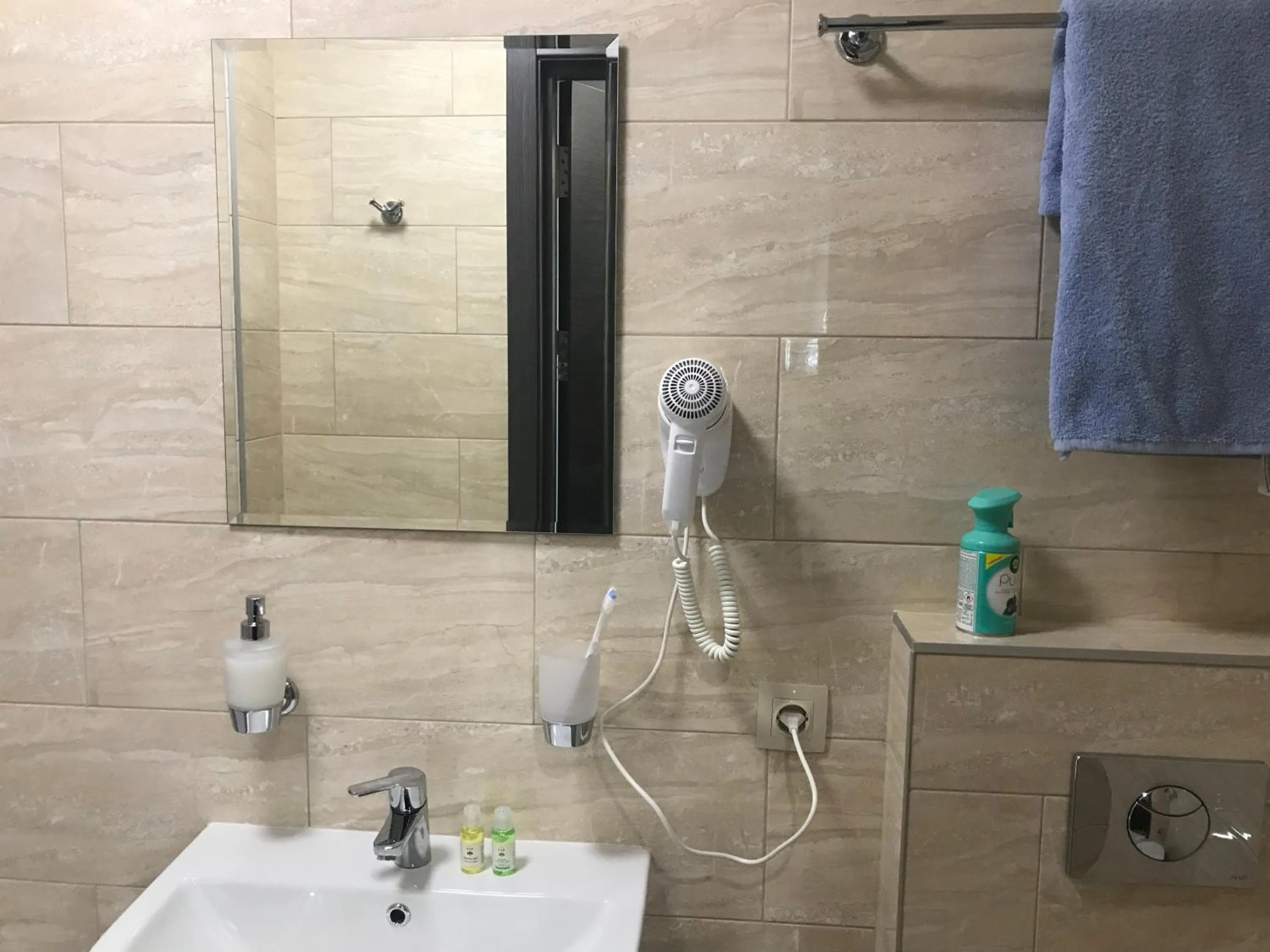 Bathroom in Dudman Hotel