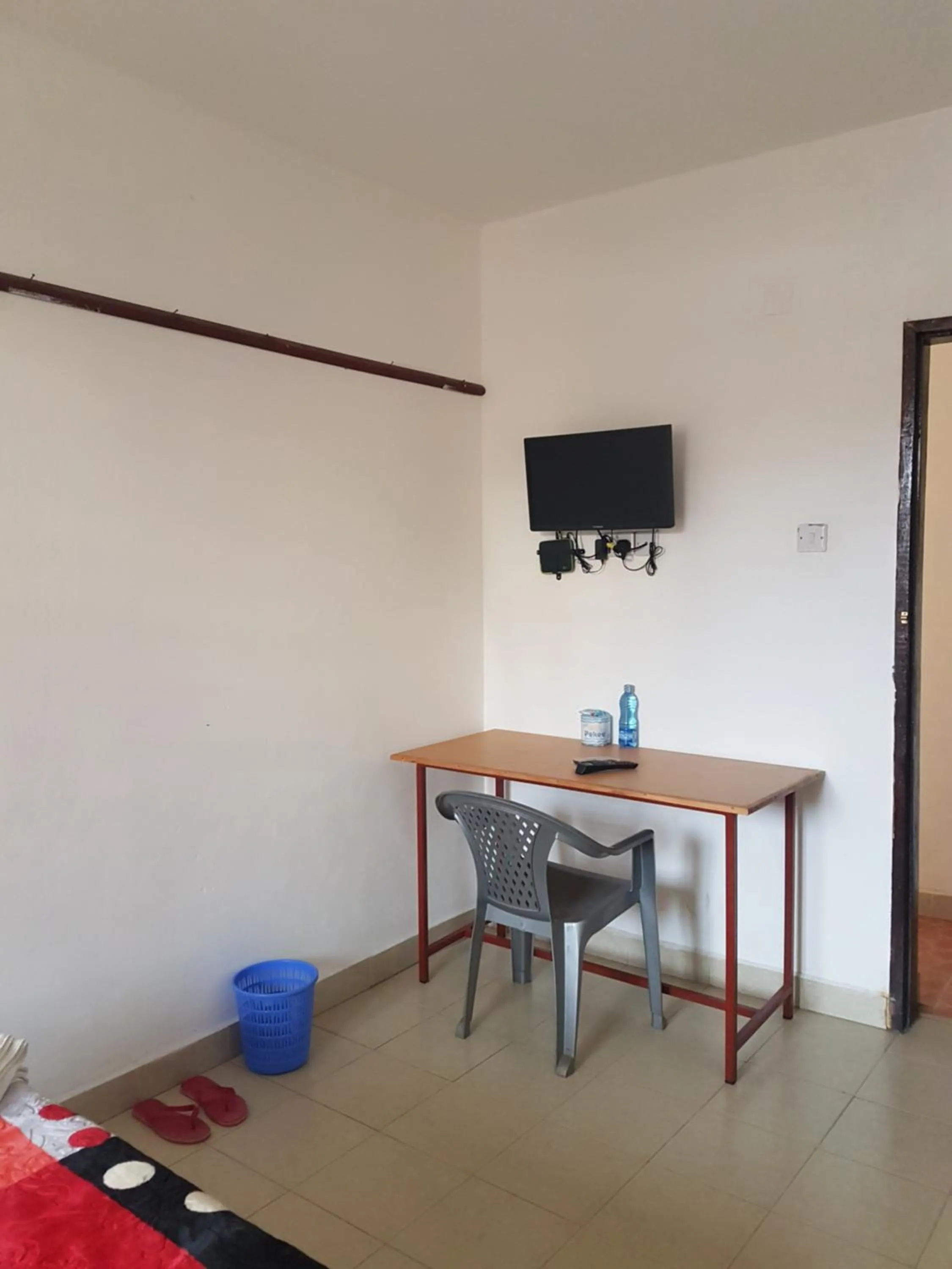 TV and multimedia in Golden Guest House- Miritini