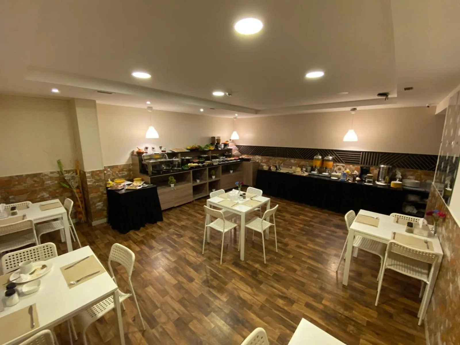 Restaurant/places to eat in Almond Hotel Apartments