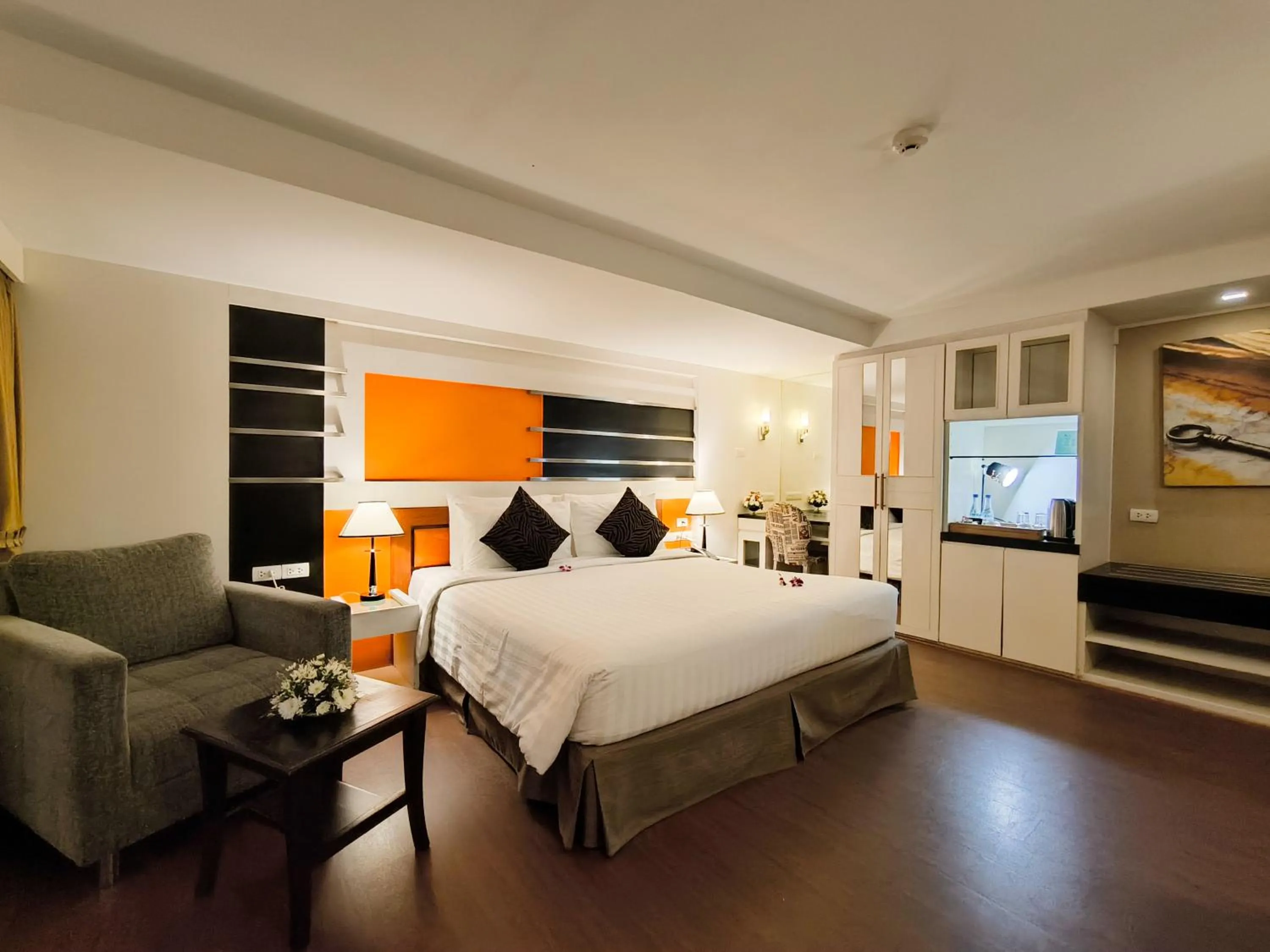 Bed in The Key Bangkok Hotel