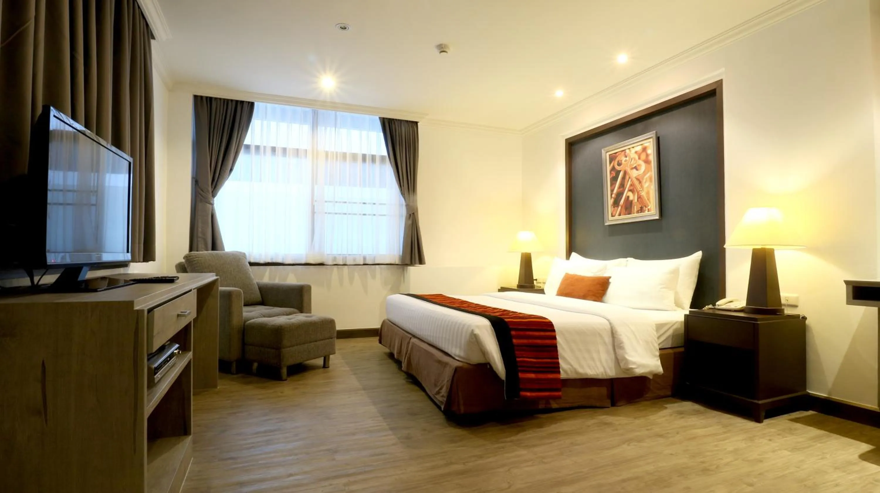 Bedroom, Bed in The Key Bangkok Hotel